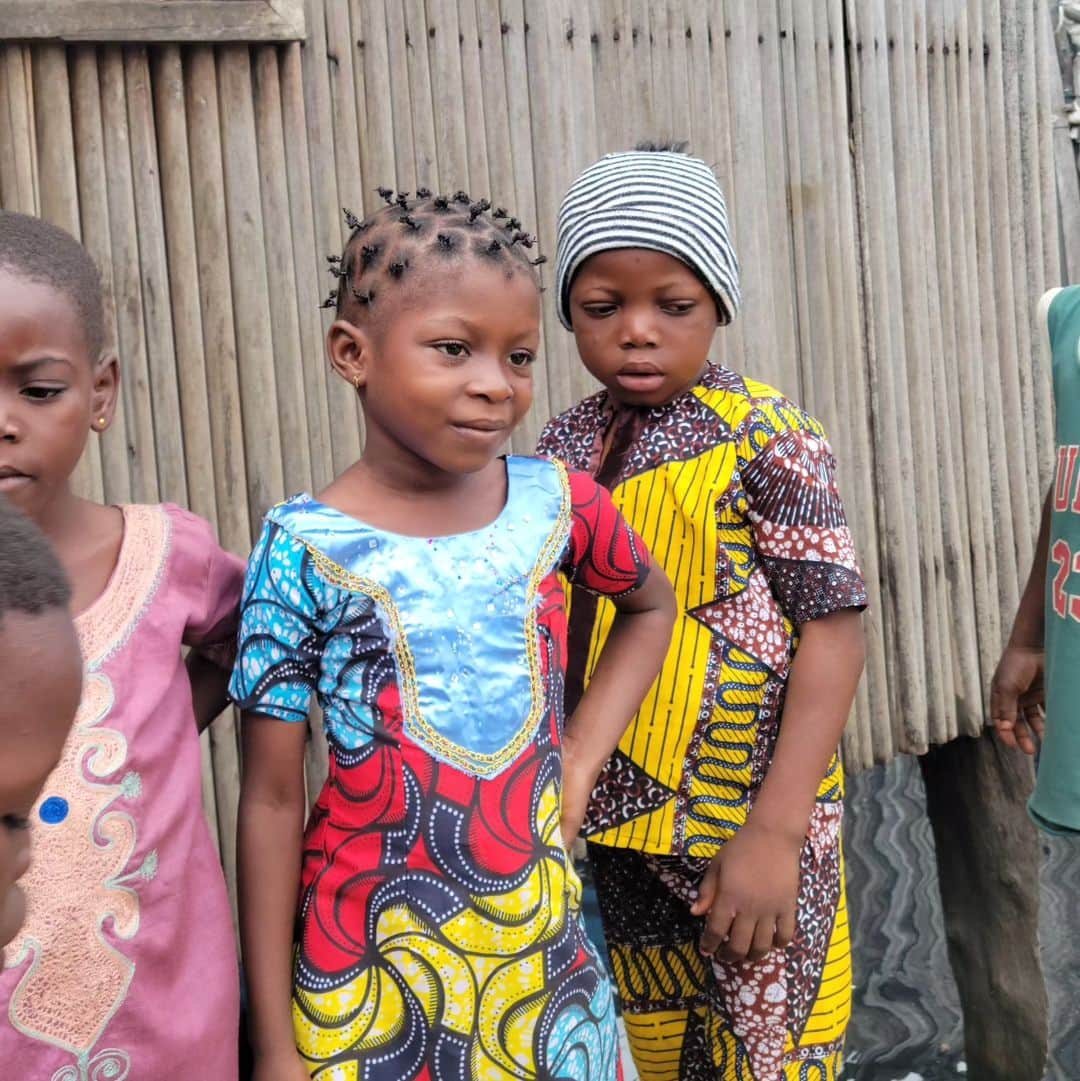 DE NUTTE Sarahさんのインスタグラム写真 - (DE NUTTE SarahInstagram)「Makoko Community in Lagos, Nigeria 🇳🇬 🫶🏽」6月15日 4時56分 - sarahdenutte