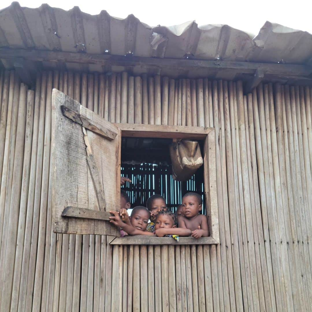 DE NUTTE Sarahさんのインスタグラム写真 - (DE NUTTE SarahInstagram)「Makoko Community in Lagos, Nigeria 🇳🇬 🫶🏽」6月15日 4時56分 - sarahdenutte