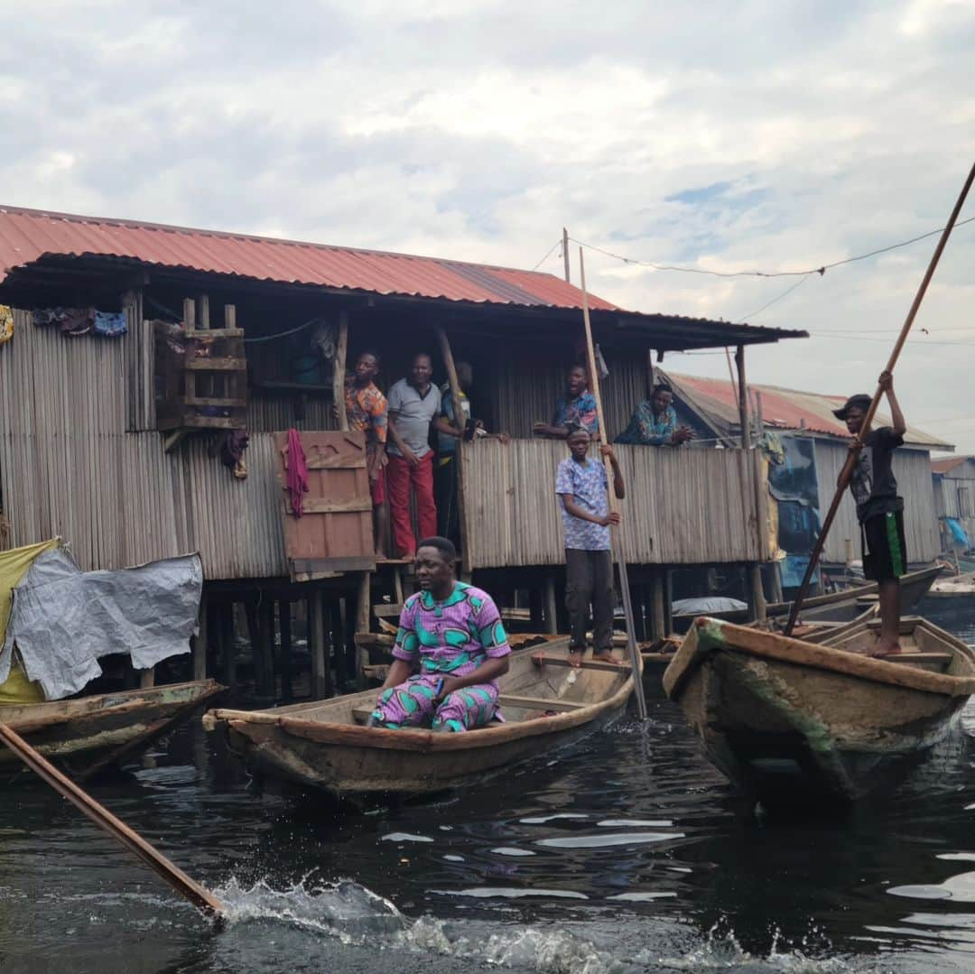 DE NUTTE Sarahさんのインスタグラム写真 - (DE NUTTE SarahInstagram)「Makoko Community in Lagos, Nigeria 🇳🇬 🫶🏽」6月15日 4時56分 - sarahdenutte