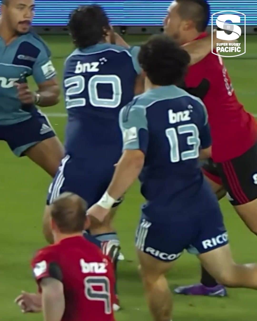 Super Rugbyのインスタグラム：「FRUEAN FENDER! ✋  The slow-mo on this HUGE fend from Robbie Fruean has to be seen to be believed 😤  @crusadersrugbyteam and @bluesrugbyteam rivalry continues tomorrow night. Who ya got?  #SuperRugbyPacific  #WelcomeToYourSuperStage」