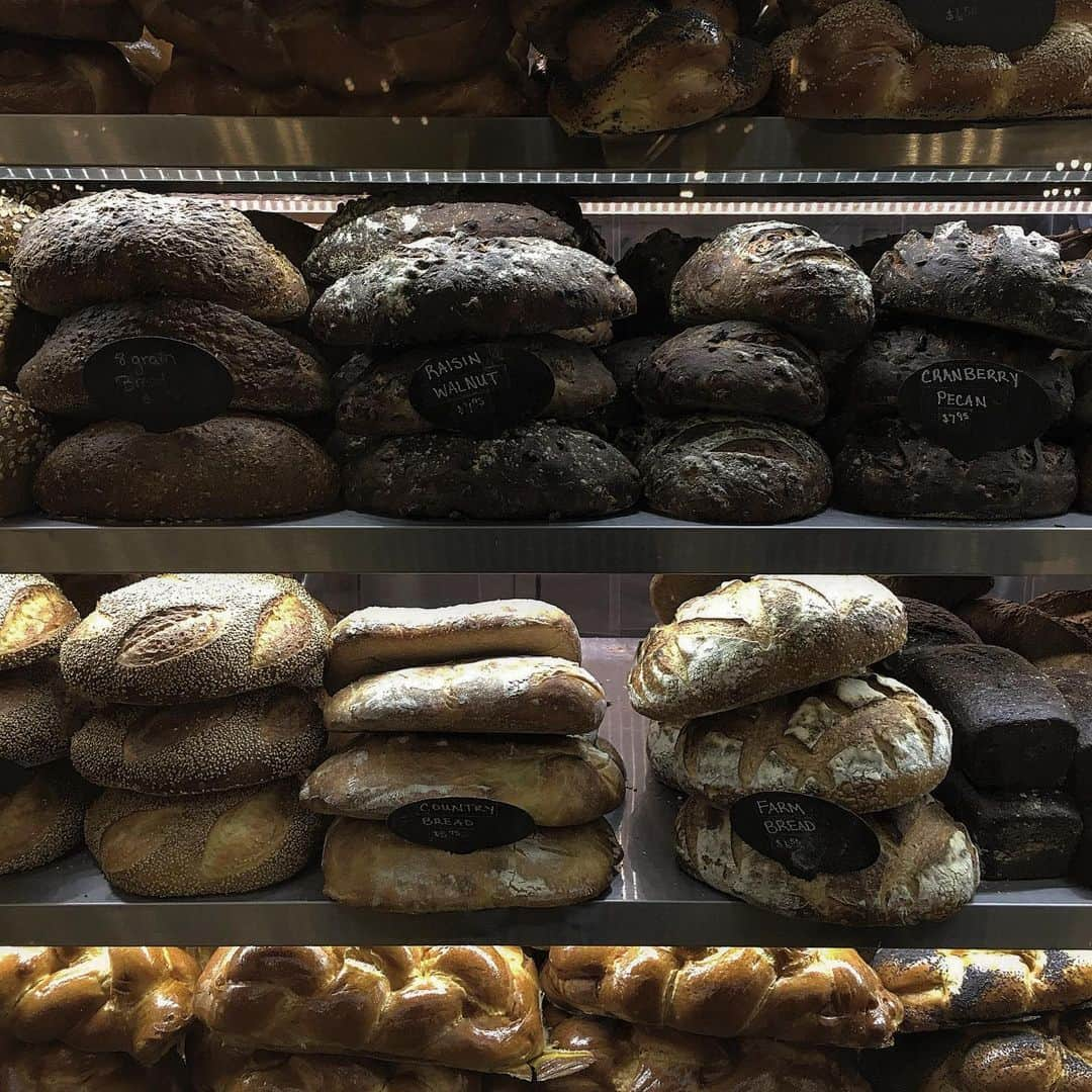 sorさんのインスタグラム写真 - (sorInstagram)「・ ・ ・ 断然真ん中の２段推し🥖 ・ ・ ・ #grandcentralterminal #artm食履歴」6月14日 20時23分 - aaraataamaa