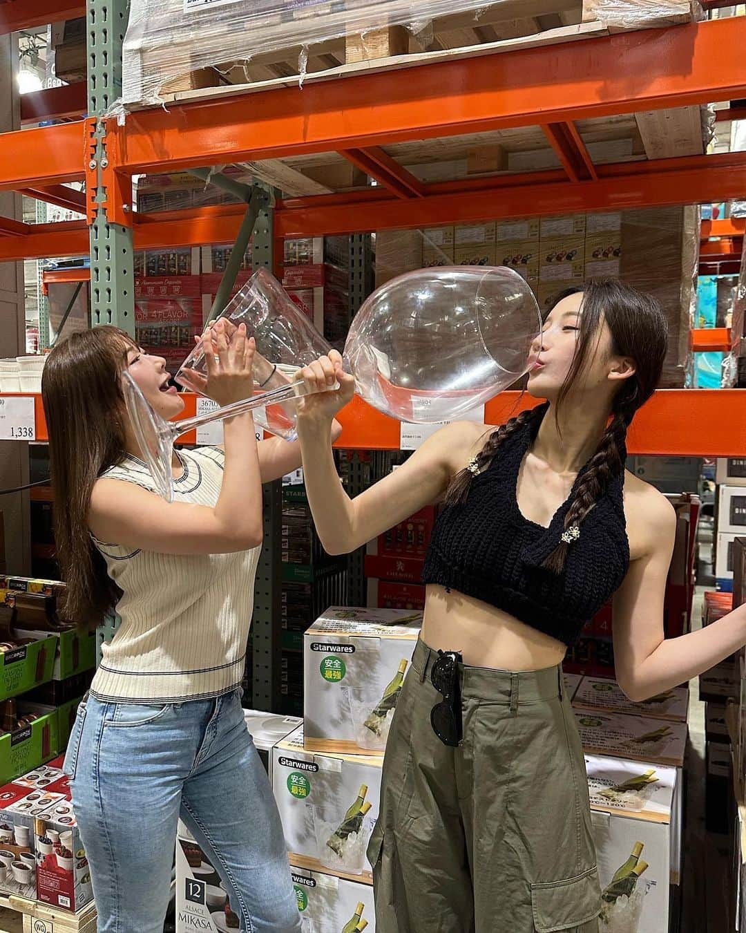 小倉優香さんのインスタグラム写真 - (小倉優香Instagram)「COSTCO🤍  少し体を絞る予定なのでナッツなどたくさん買った🥜  とりあえず今日は プルコギベイクとクラムチャウダーと新作の（❔）チェリーソフトクリーム食べておきました🍦  #コストコ #小倉ゆうか」6月14日 20時18分 - ogurayuka_official