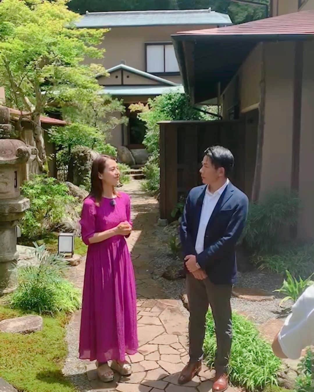 井川絵美のインスタグラム：「・ ・ 📍修善寺　鬼の栖 ・ 日本庭園を紹介する人気メディア「おにわさん」の取材で修善寺鬼の栖へ 「おにわさん」を運営している富士市カレンフジの山沢社長にお話を伺いました🎤 日本庭園が好きすぎて、社長をつとめながら博士号をとったそう🎓 すごすぎます‼︎ 梅雨の晴れ間に美しい日本庭園をながめることができ、心が癒されました✨ 6/23 soleいいねで放送です📺 ・ #修善寺 #鬼の栖 #おにわさん #日本庭園 #SBSテレビ #soleいいね」