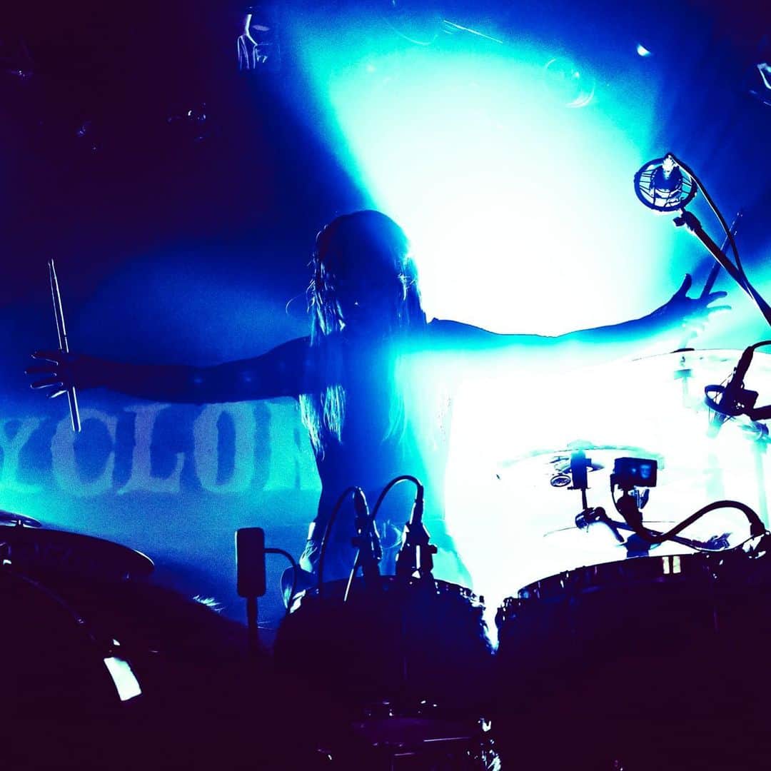 Tatsuya Amanoのインスタグラム：「Crossfaith活動再開🥁💪😤💥 ⁡ Photo by @cazrowaoki」