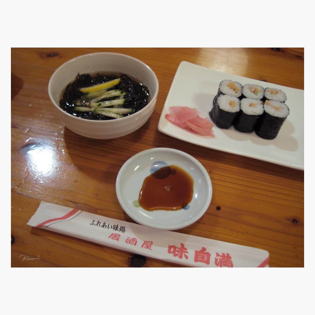 花澄のインスタグラム：「納豆巻き、もずく酢。  #ixydigital10」
