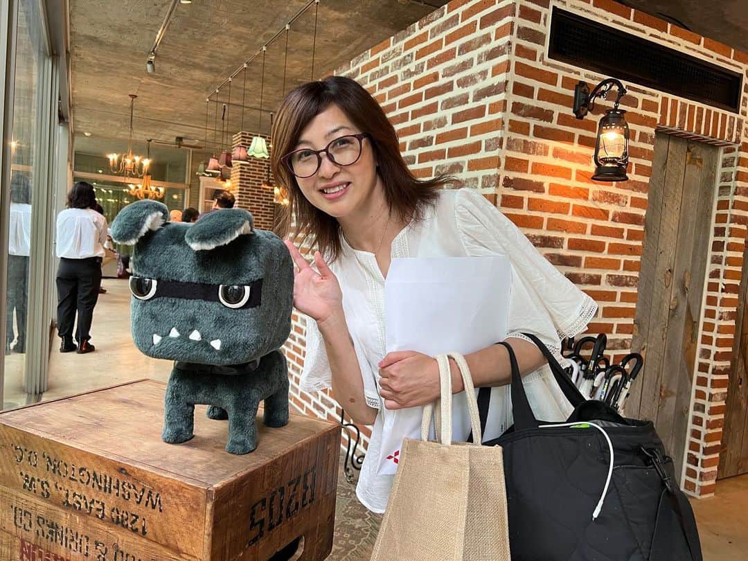 吉田由美のインスタグラム：「世界で一体しか無い 三菱デリカミニのCMキャラクター 【デリ丸】のぬいぐるみ  可愛いすぎる❤️  #三菱　#デリカミニ　#mitsubishi  #delicamini  #デリ丸　#吉田由美  #yumiyoshida #吉田由美ちゃんねる」