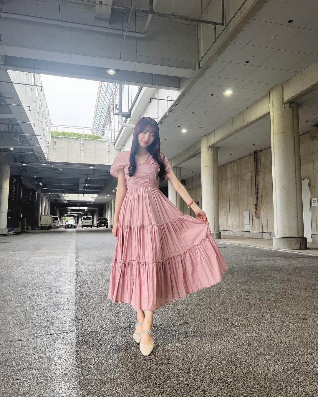 坂本りのさんのインスタグラム写真 - (坂本りのInstagram)「憧れでずっときてみたかった @herlipto ワンピースどうですか？🌹🌟」6月14日 20時54分 - rinosakamoto_hkt