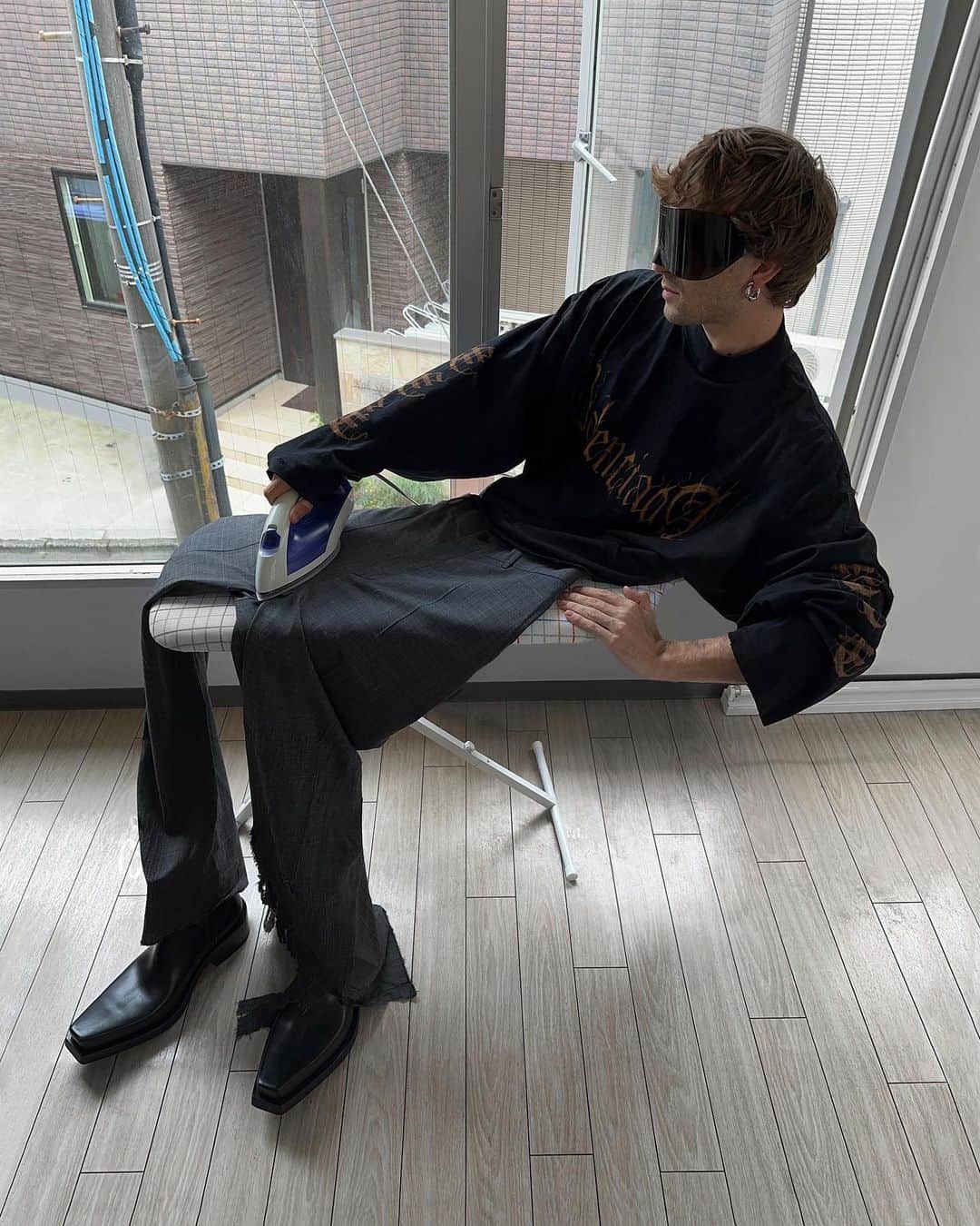 Balenciagaのインスタグラム：「Fall 23 Oversized T-Shirt, Tailored Pants, Santiago Bootie, Solid 2.0 Earrings, and Rectangle Mask   Available in stores and on balenciaga.com」