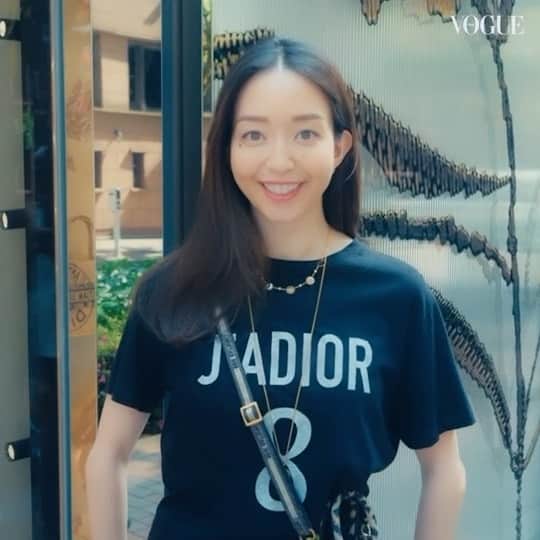 松島花のインスタグラム：「: @voguejapan  のYouTubeにて私の ショッピング動画が公開されました🛍️ 普段のお買い物はこんな感じです🫶🏻 是非、チェックしてください😊🌸 : 優柔不断な性格なので、ひとりでは 買い物行けないタイプです😅💦 #VOGUEJAPAN #Shoppingwith #YouTube」