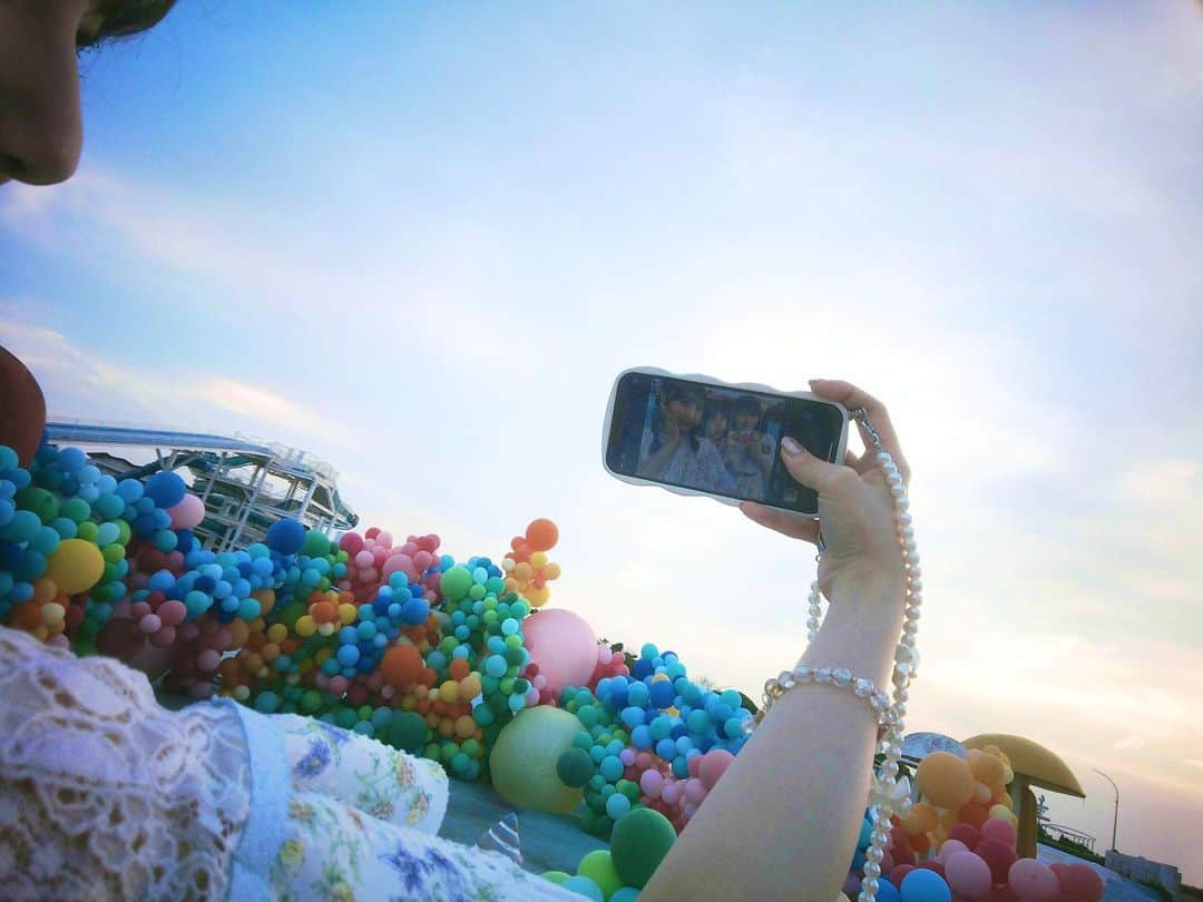 のインスタグラム：「． ． ． 好きになっちゃった ． ． ． ． ．  #好きになっちゃった #newsingle  #アイドル  #IDOL」
