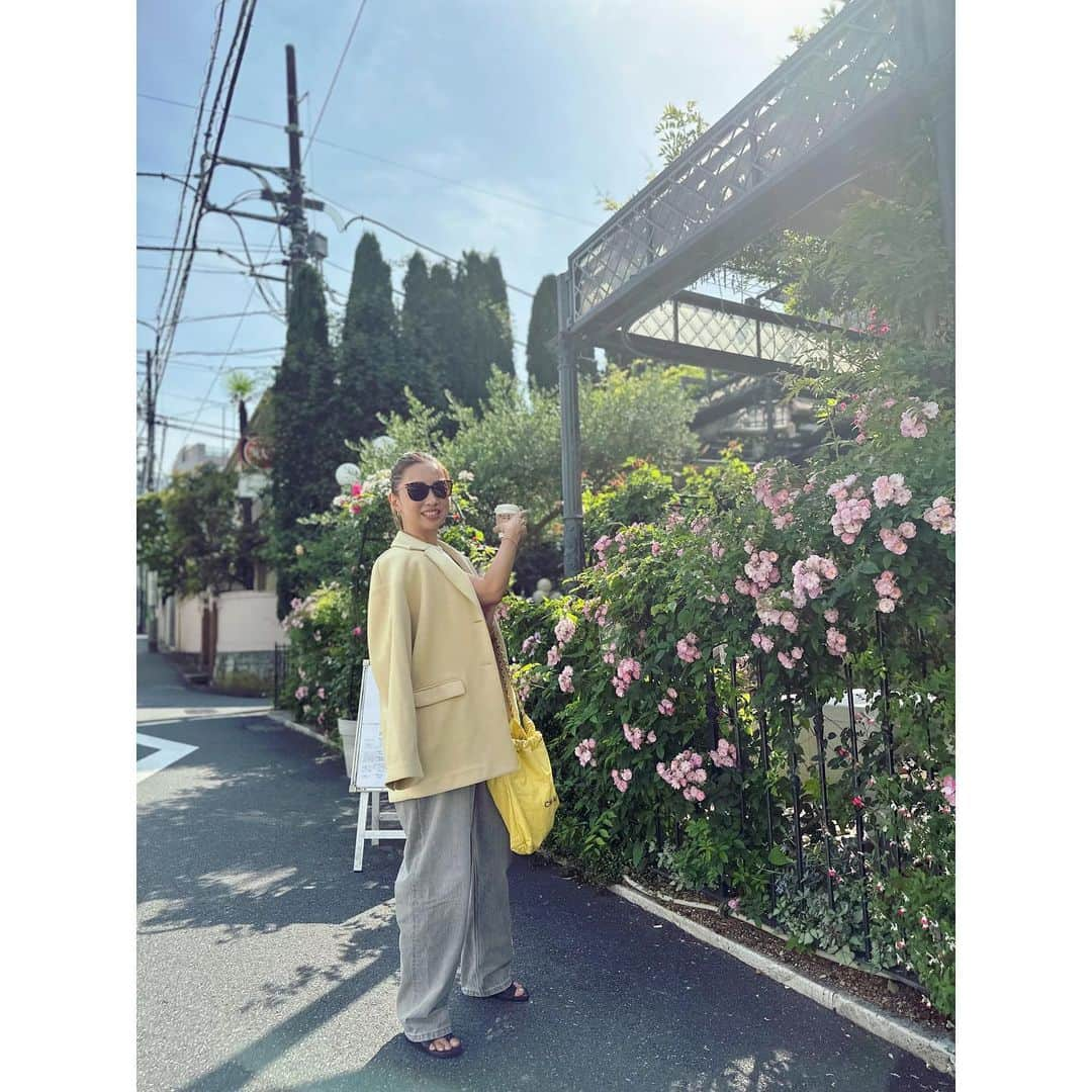 栗原佐知子さんのインスタグラム写真 - (栗原佐知子Instagram)「✴︎ 晴れ間に…☕️買いに🚶‍♀️💕 . . #outfit #fashion #ootd #coordinate #stylepost #ootd_cob #instafashion #instadaily #instalike #instagood #instapic #sea_japan #studior330 #chanel #コーディネート #コーデ #今日のコーデ #ファッション #春コーデ」6月14日 21時11分 - sachiko__kurihara