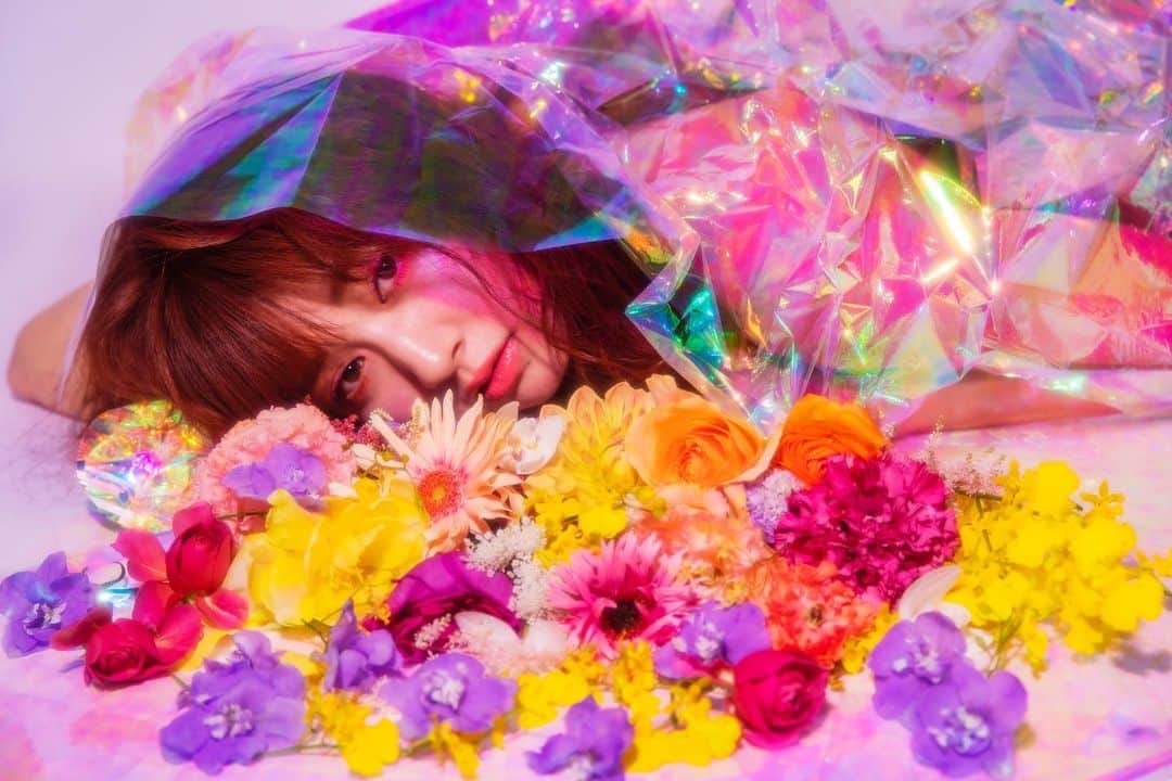 岡本杏理さんのインスタグラム写真 - (岡本杏理Instagram)「こちらは #ロスフラワー を使って。 まだまだ綺麗だけど廃棄になってしまうお花たち。 君たちまだまだかわいいよ〜と言いながら📸💐」6月14日 21時11分 - anri_okamoto