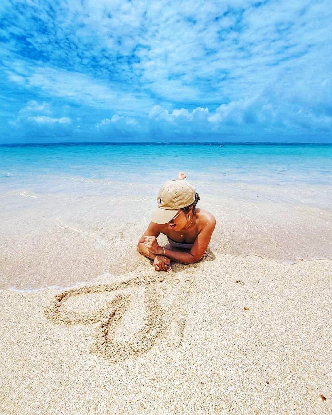 MIMIさんのインスタグラム写真 - (MIMIInstagram)「♡  LOVE Miyakojima💙  #新城海岸 #aragusukubeach #beach#LOVEbeach#beachlover #miyakoisland #宮古島 #宮古島旅行  #宮古島観光  #miyakojima  #2023Summer #Summer #宮古ブルー  #宮古島trip #miyakojimatrip #tabijyo #tabijyomap_japan  #tabijyo_summer  #tabijyomap_okinawa  #沖縄 #沖縄旅行  #okinawa  #okinawatrip  #mimitrip_2023  #2023夏 #genic_mag  #genic_okinawa  #genic_okinawa  #沖縄離島」6月14日 21時25分 - mimi___1121