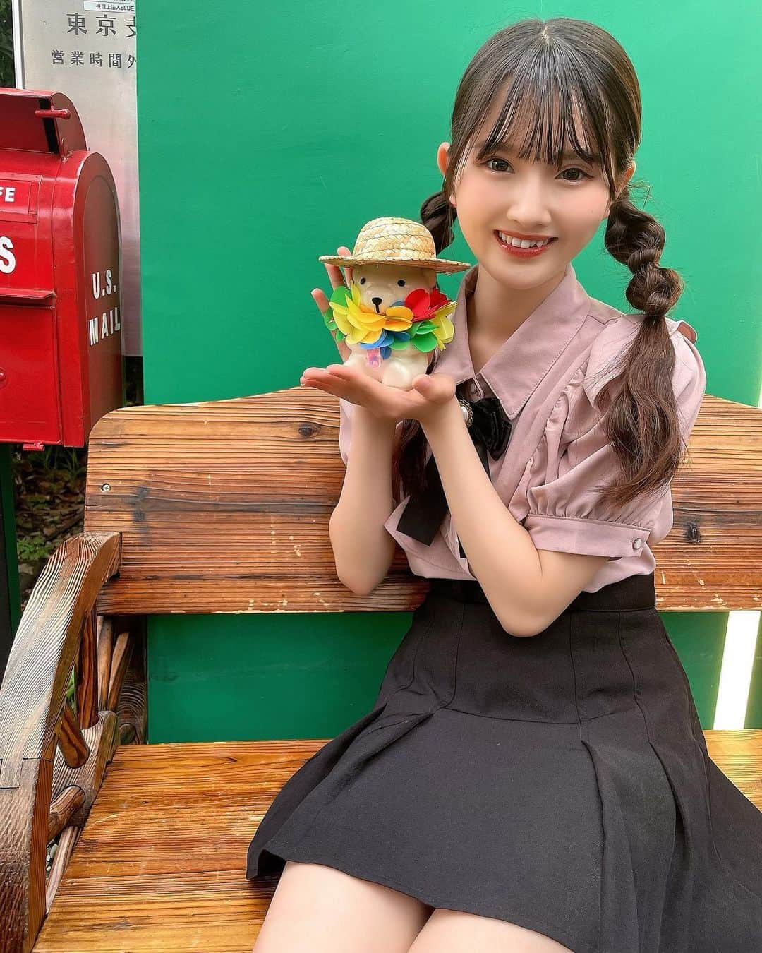 工藤咲姫さんのインスタグラム写真 - (工藤咲姫Instagram)「くまちゃんとツーショ🧸🧋   #アナクマカフェ  #キャラメルラテ  #くまちゃんカップ  #美味しかった  #また行きたい  #非日常体験  #グリーンの壁紙  #かわいかった  #fjk  #工藤咲姫」6月14日 21時28分 - saki_kudo_0710