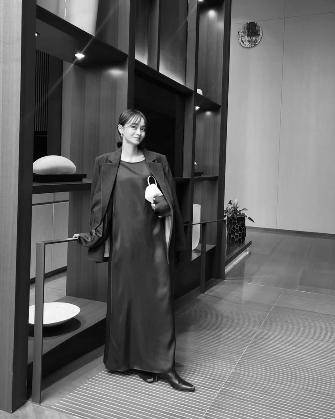 丸林広奈のインスタグラム：「Isabelle jacket × Roe dress.  展示会まであと数日♡ 毎日頑張って準備中です…🙏 皆様にお会いできるのを楽しみにしています🥰  @marno__official」