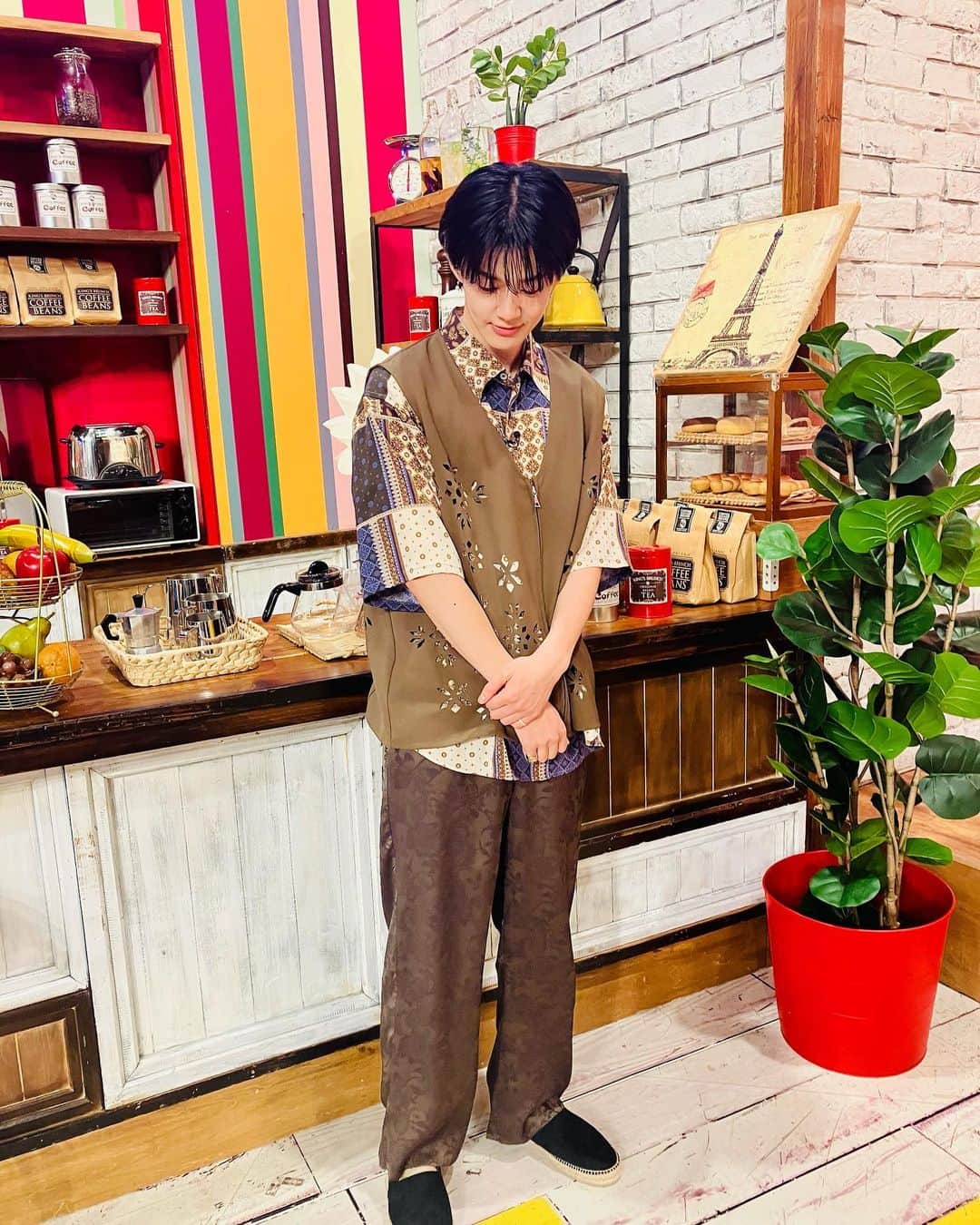 小川史記（FUMINORI）さんのインスタグラム写真 - (小川史記（FUMINORI）Instagram)「ここ最近のよるのブランチ📺✨  衣装もいつもおきゃわです🫶  @night.brunch  今日の放送も見てね📺✨  #よるのブランチ」6月14日 21時50分 - fuminori_ogawa_official