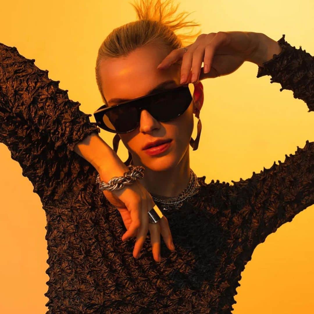 のインスタグラム：「the THIERRY LASRY “KANIBALY” shield sunglasses 📷 : @sciuka @optiroom.lt @jaraminaite #thierrylasry」