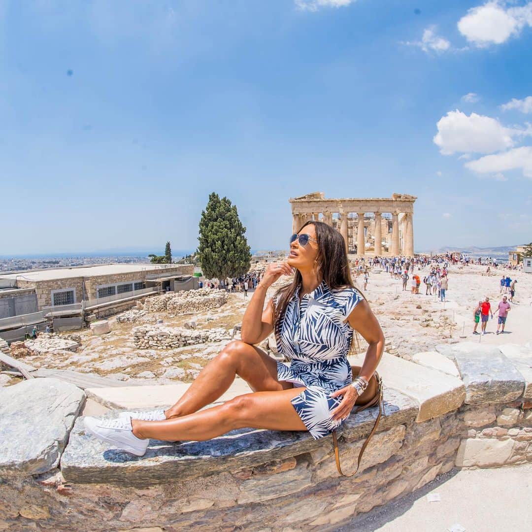 リサ・アンさんのインスタグラム写真 - (リサ・アンInstagram)「I had a magical time in Athens, Greece and today’s podcast episode “From Athens, with Love” as I take you on a tour of my travels. The full ep is available to 🎧 on all platforms!   #thelisaannexperience #podcast #thereallisaann   📸: @justtheletterk_img」6月14日 21時58分 - thereallisaann