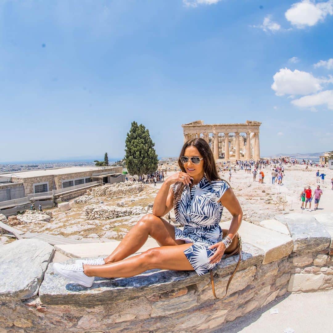 リサ・アンさんのインスタグラム写真 - (リサ・アンInstagram)「I had a magical time in Athens, Greece and today’s podcast episode “From Athens, with Love” as I take you on a tour of my travels. The full ep is available to 🎧 on all platforms!   #thelisaannexperience #podcast #thereallisaann   📸: @justtheletterk_img」6月14日 21時58分 - thereallisaann