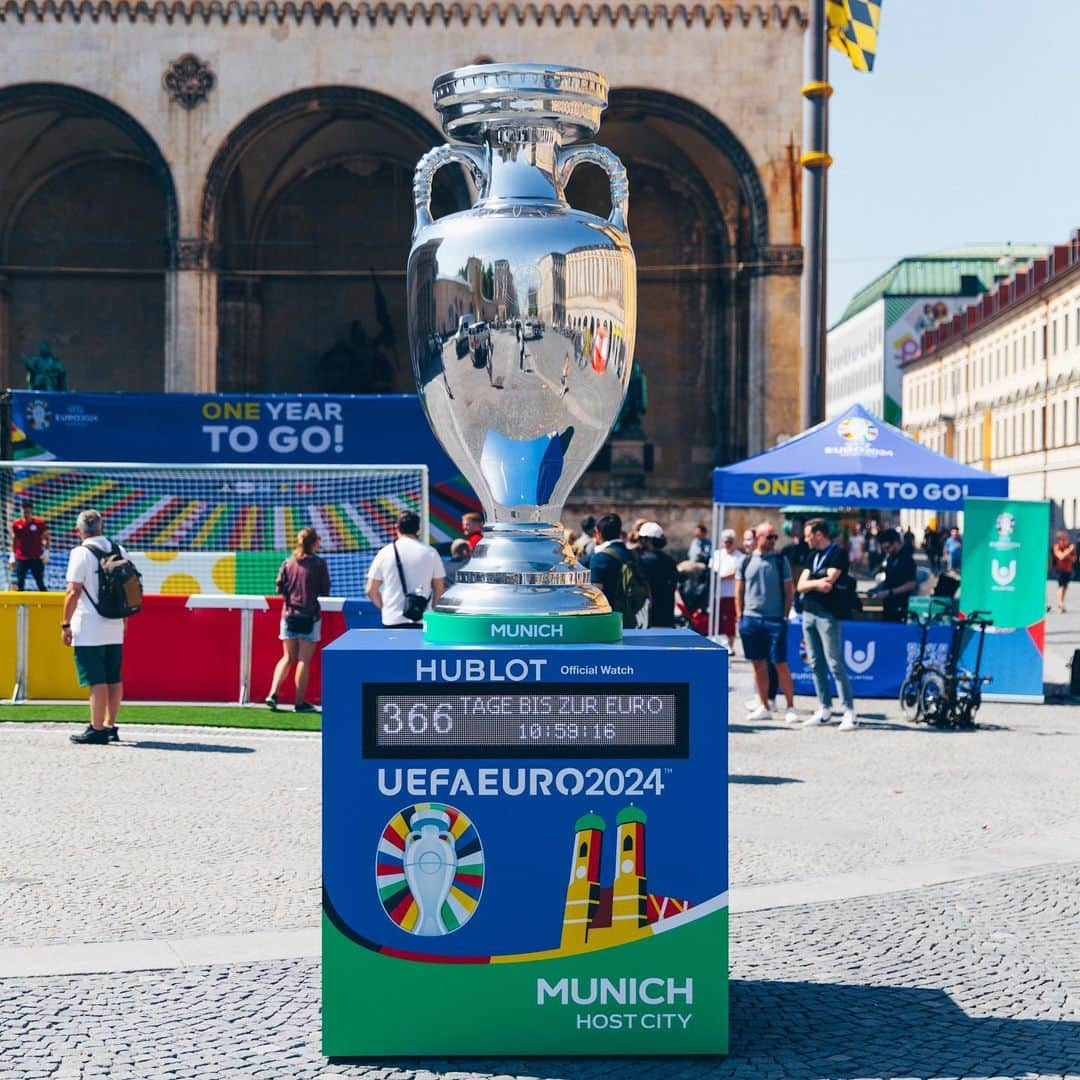 ウブロさんのインスタグラム写真 - (ウブロInstagram)「Countdown has begun! One year to go until UEFA EURO 2024™️! @euro2024 #oneyeartogo #hostcitymunich」6月14日 22時07分 - hublot