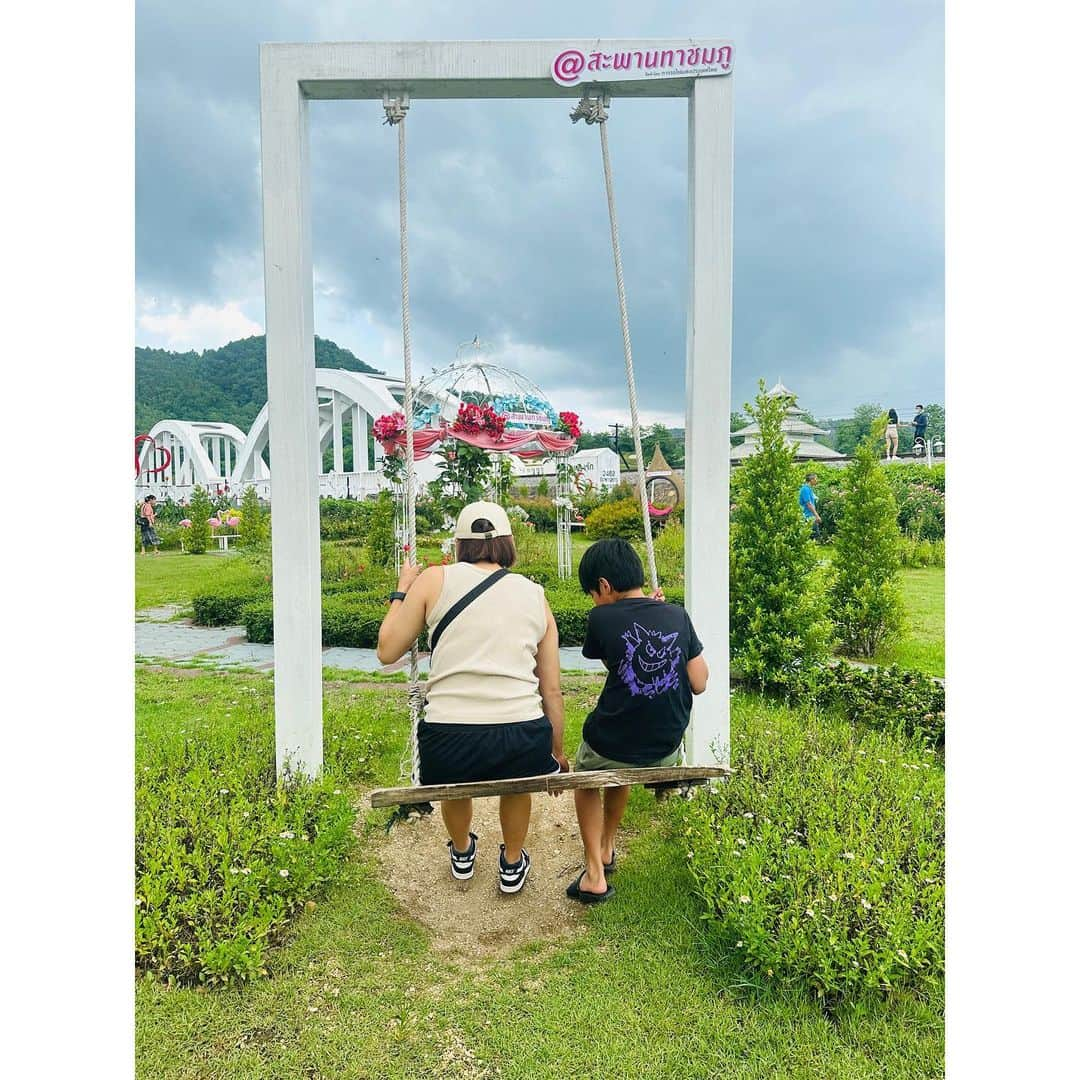 高木優奈さんのインスタグラム写真 - (高木優奈Instagram)「こんばんは☺️ 髙木優奈、タイにいます🇹🇭 Thailand Mixed cup 2023に WPGAメンバーとして出場します⛳️ Gassan Khuntan Golf & Resort にて 2週間行われます！ 今週はストロークプレー。 来週はポイントの…(なんてやつだったか…)😅  月曜日はおじとタイ人のおばが来てくれたので近くの観光地を少しだけ🤏 (田舎だから何もないらしい…)  タイ語も英語もわからないけど とにかくみんな優しいしとっても良いところ！ 頑張ります💪 #タイ #ThailandMixed  #髙木優奈 #ヤオマサ #濱田精麦 #zoy #YAMAHA #wpga #ノースリーブでガタイの良さばれる #海外ならいけるかと思ったけどやっぱ腕太い」6月14日 22時05分 - yun.g__156cm