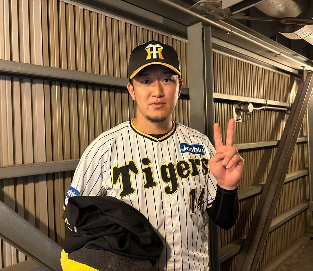 阪神タイガースさんのインスタグラム写真 - (阪神タイガースInstagram)「帰ってきた男！#岩貞祐太 選手！ #阪神タイガース  #10枚目の男  #ウズウズ  #日本生命セパ交流戦  #ARE」6月14日 22時20分 - hanshintigers_official