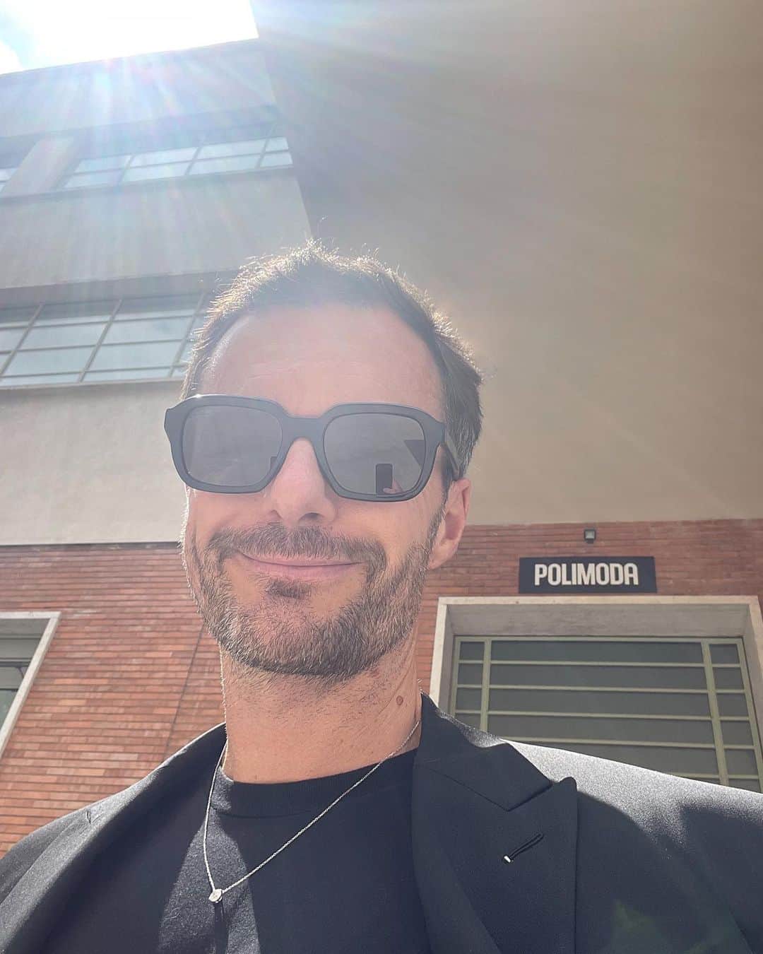 クリスヴァンアッシュのインスタグラム：「THAT’S A WRAP! THANK YOU @polimodafirenze AND @an_vandevorst FOR TRUSTING ME WITH THE MENTORSHIP OF CREATIVE DIRECTION, THANK YOU STUDENTS FOR THE CREATIVE DIALOGUE AND NICE SURPRISES.  #polimoda #polimodafirenze #krisvanassche #kris_van_assche」