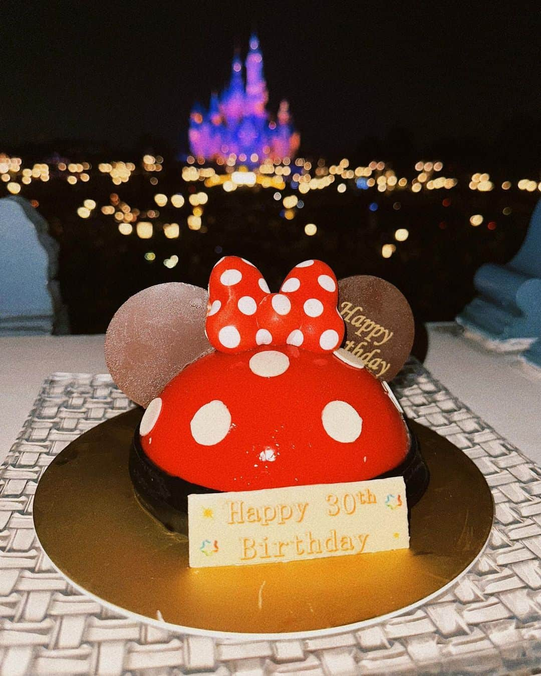 Chi Puさんのインスタグラム写真 - (Chi PuInstagram)「Thank you for all the birthday wishes. I’m the happiest I have ever been 🥰 Cheers to 30 !!! 🥳🎂」6月14日 22時39分 - chipupu