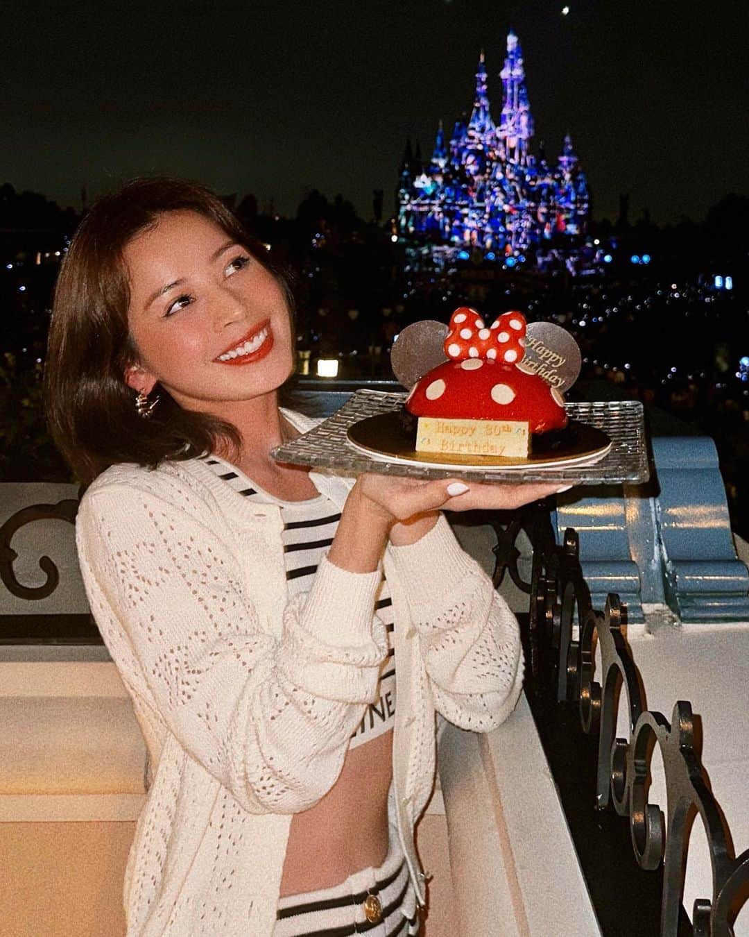 Chi Puさんのインスタグラム写真 - (Chi PuInstagram)「Thank you for all the birthday wishes. I’m the happiest I have ever been 🥰 Cheers to 30 !!! 🥳🎂」6月14日 22時39分 - chipupu