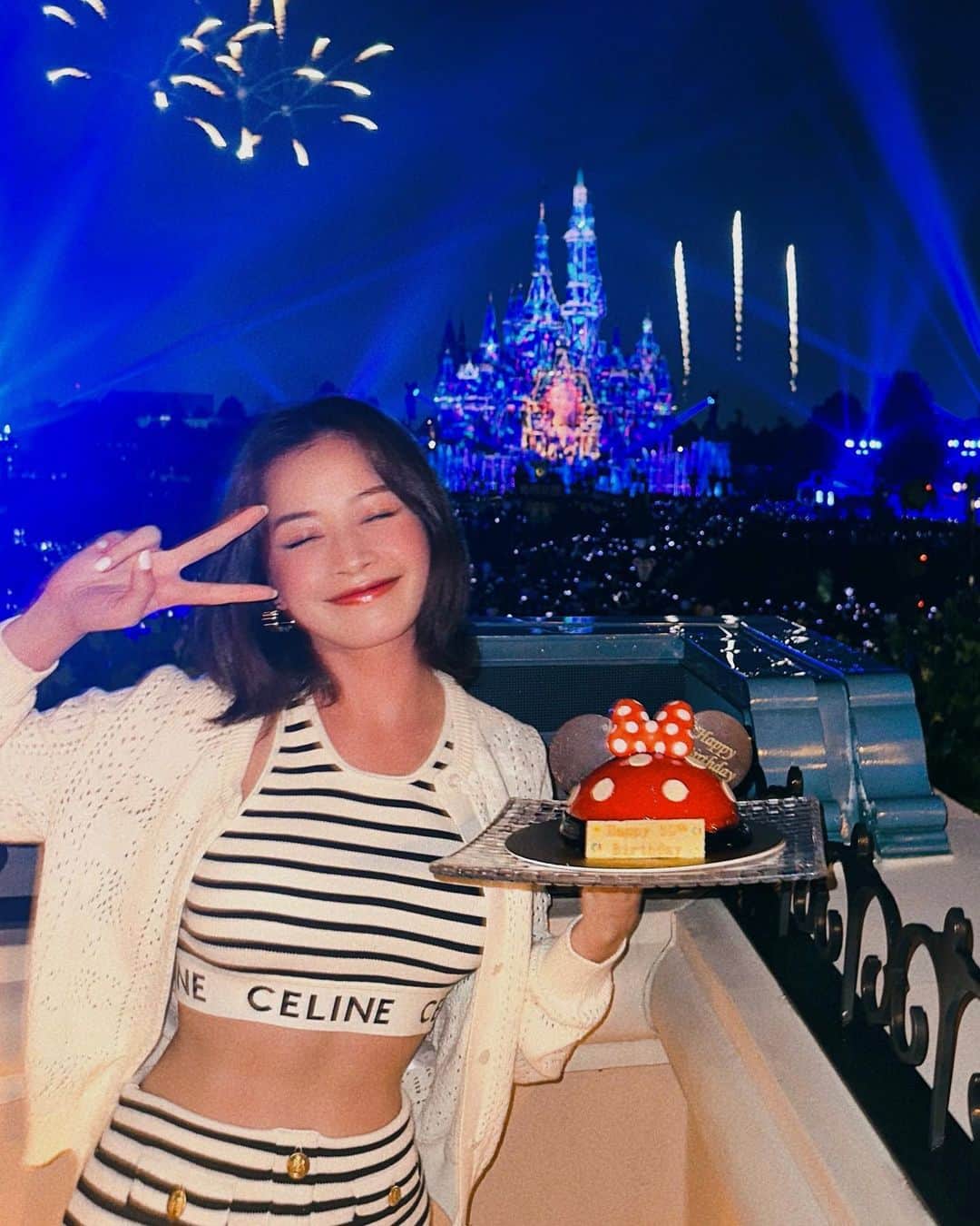 Chi Puのインスタグラム：「Thank you for all the birthday wishes. I’m the happiest I have ever been 🥰 Cheers to 30 !!! 🥳🎂」