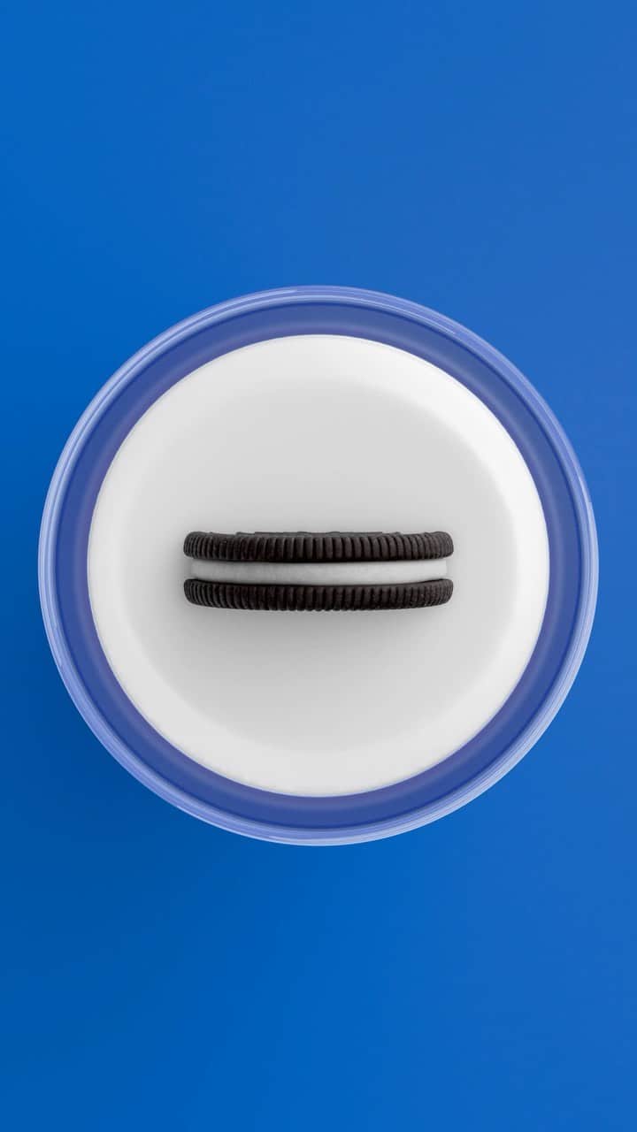 OREOのインスタグラム：「Our latest collab is about to make a big splash… #ShowMeTheOREO」