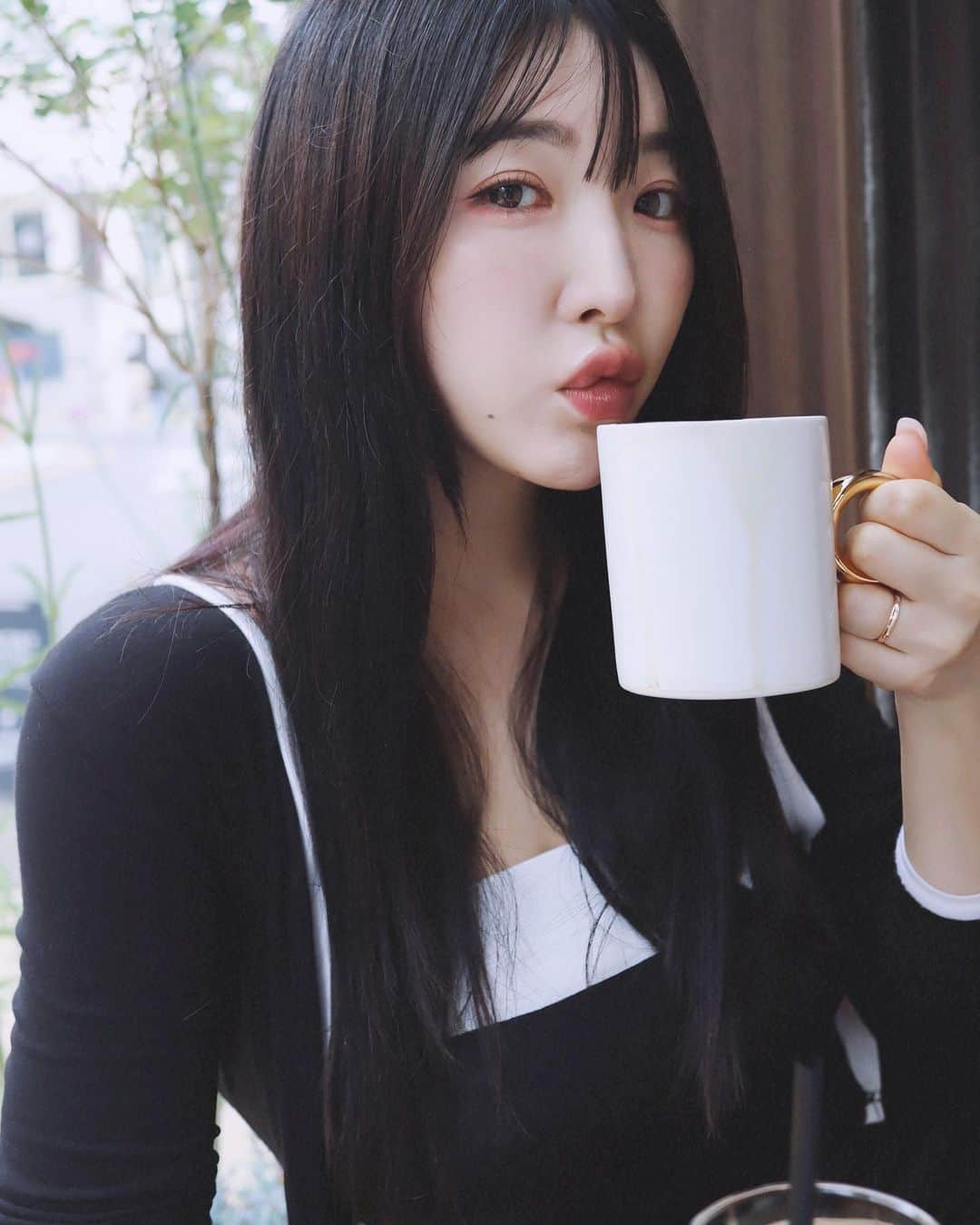 ゆかさんのインスタグラム写真 - (ゆかInstagram)「実はコーヒーよりお茶派です🍵 . . . #seoul #garosugil #カロスキル #新沙 #韓国 #韓国旅行 #デート #🇰🇷 #streetsnap」6月14日 23時09分 - bjyuka