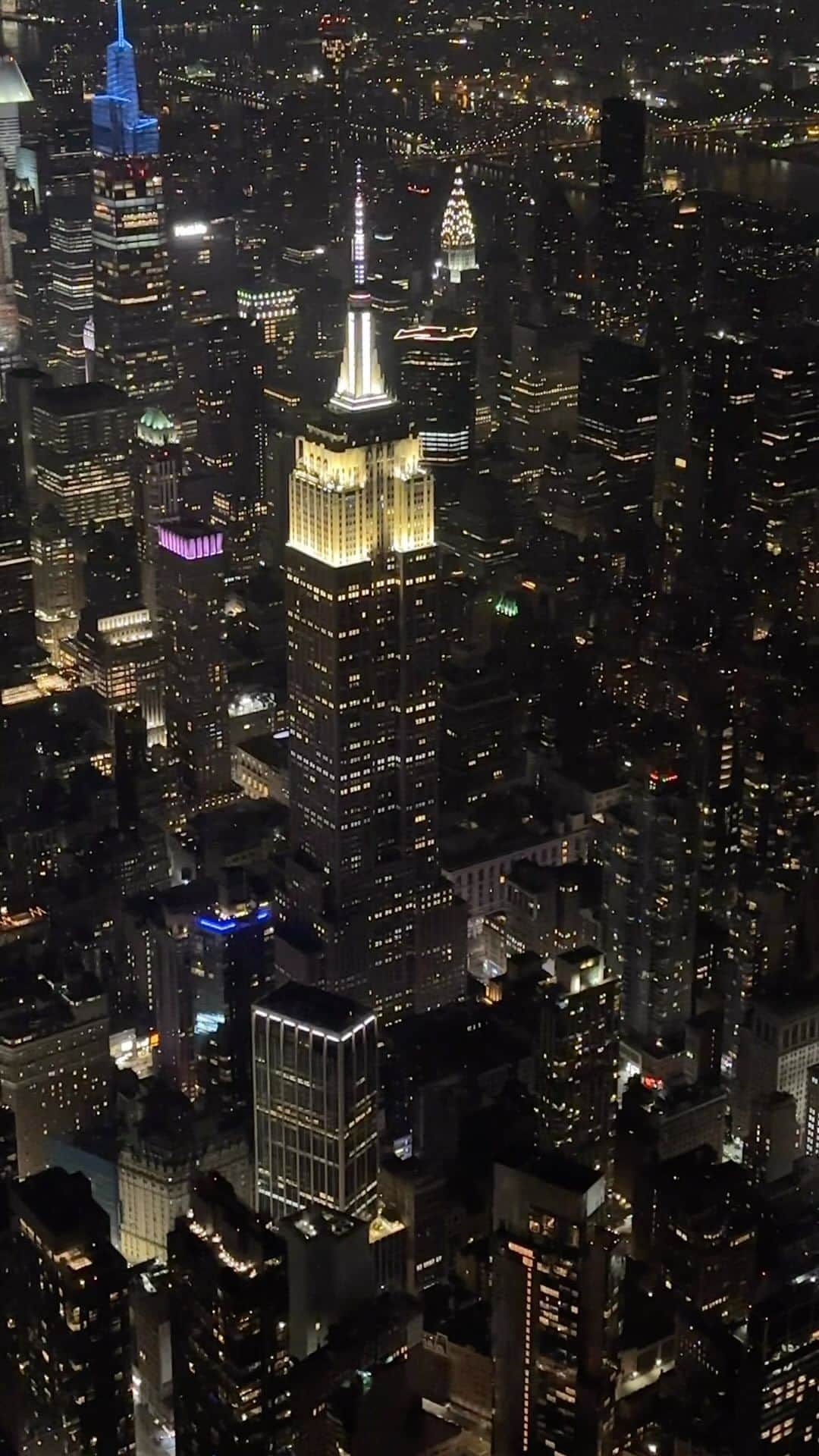 nyonairのインスタグラム：「POV: You take a night flight with FLYNYON   #reels #reelsinstagram #nyc #thingstodoinnyc」