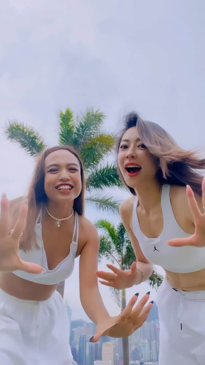 松岡李那のインスタグラム：「Meow meow meow🐱🐱🐾 Good vibes Part 2 🤍」