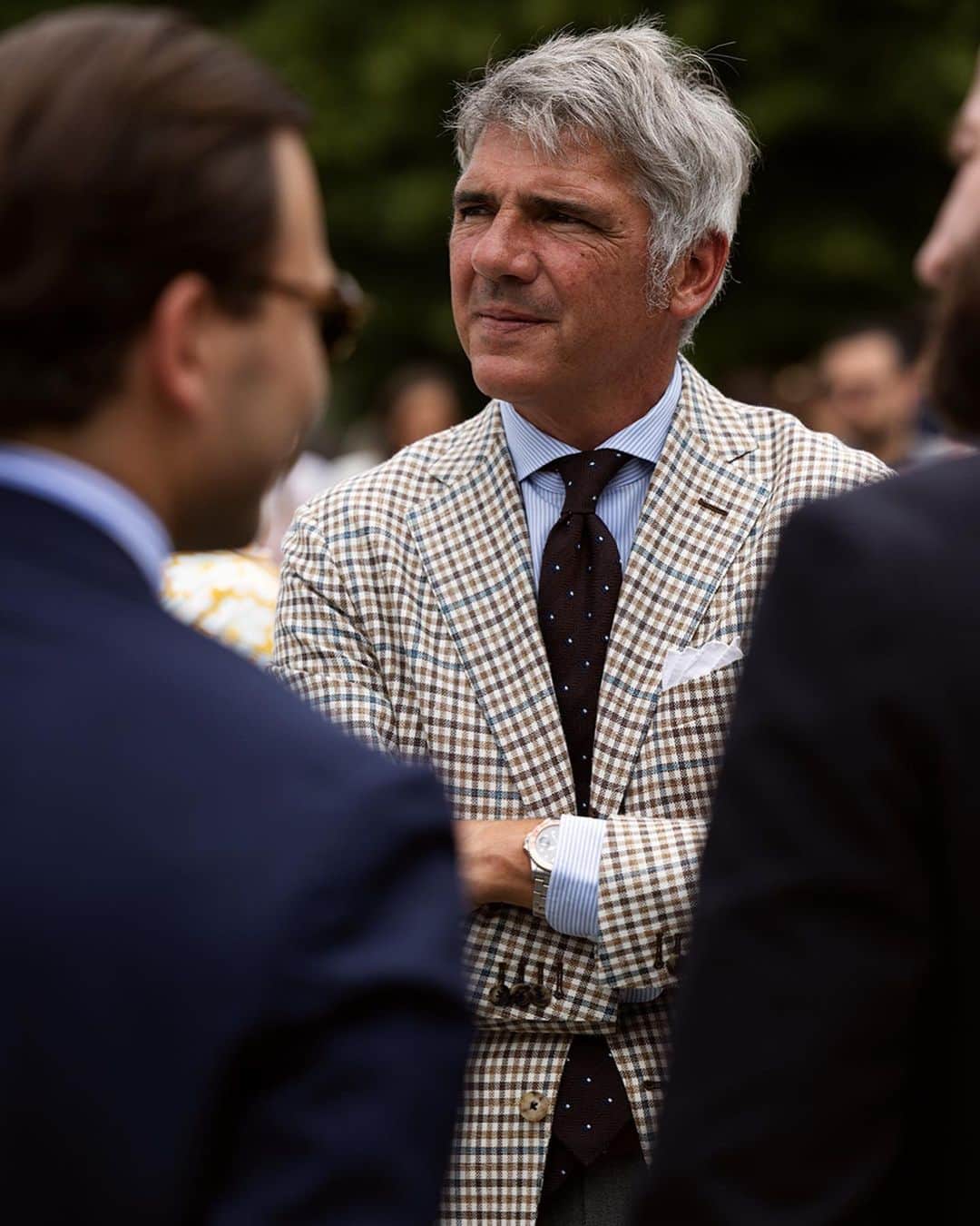 スコット・シューマンのインスタグラム：「Pitti Uomo has arrived again!! The crowds are smaller but it feels more like the Pitti I found in 2006 before all the peacocks arrived!  I love the first look, to me, it’s what the best of menswear is all about- color, pattern mixing and fit all working in perfect harmony! (Zoom in and check the perfection of the dot, stripe, check combination!)」