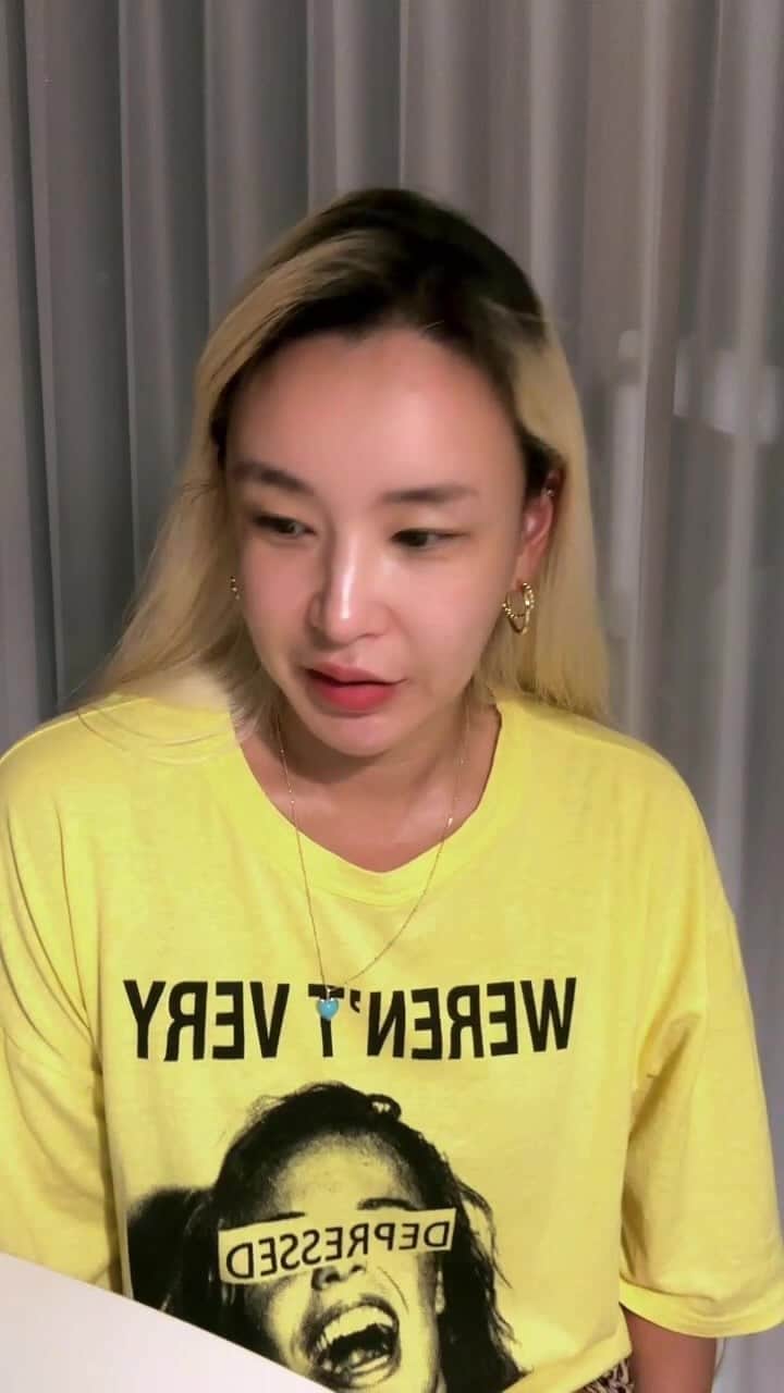 ペ・ユンジョンのインスタグラム：「오오코귀걸이 득템들하셔유💛」