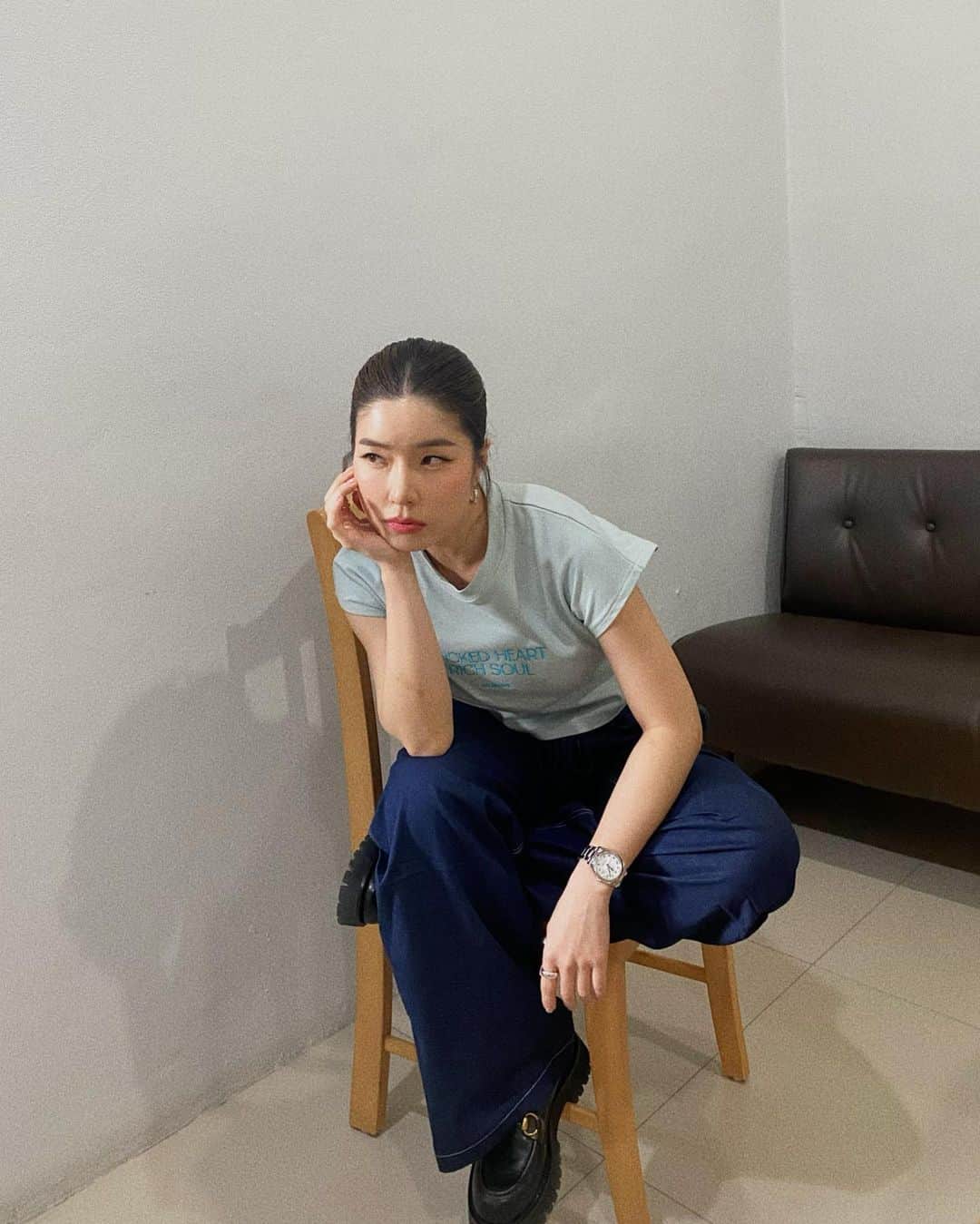 GYEON SEOのインスタグラム：「_* she knows 🫶🏻 . . @sheknowsofficial」