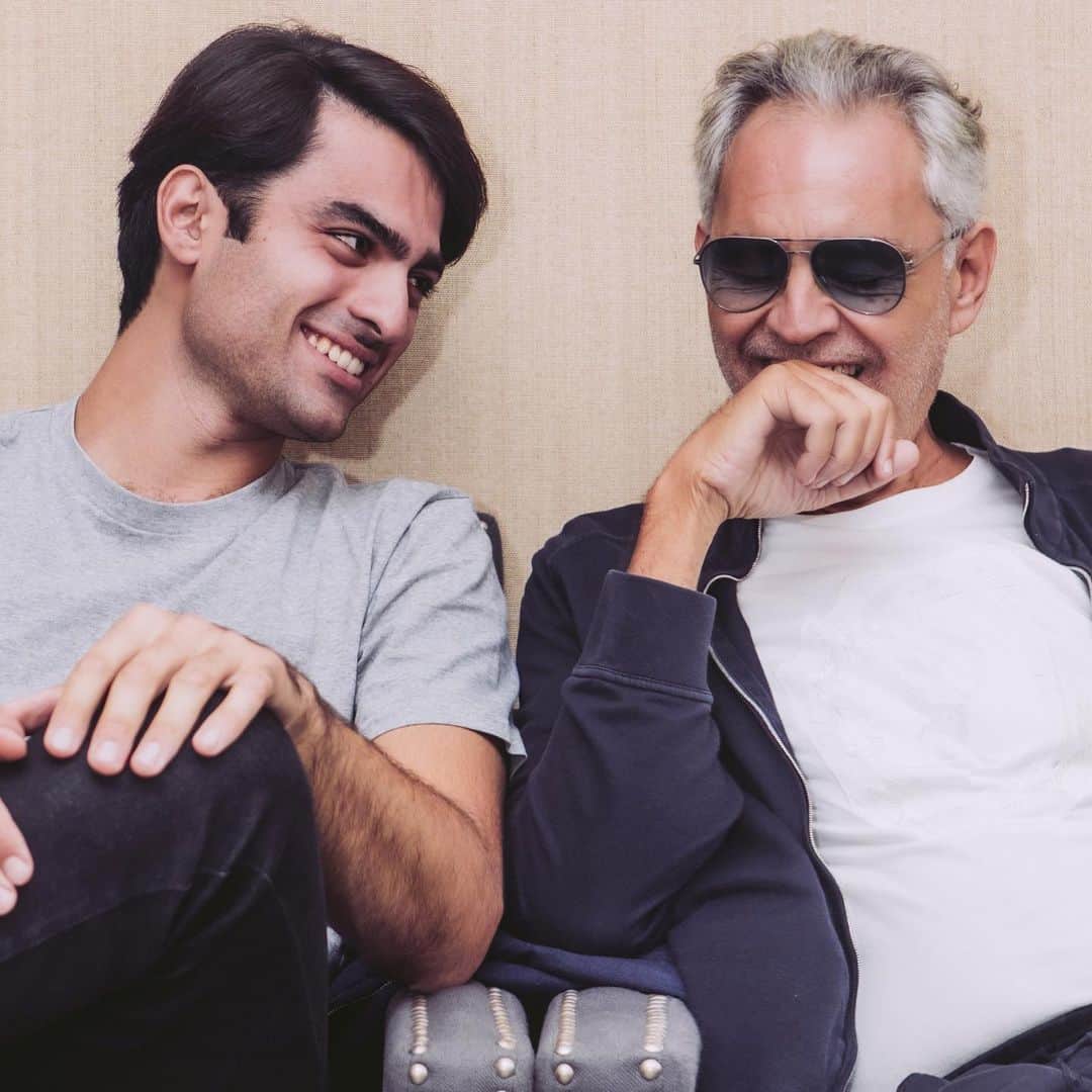 アンドレア・ボチェッリのインスタグラム：「. MATTEO, the debut album of @matteobocelli is out September 22nd! Preorder now: matteobocelli.it  “Even if all the days of a man’s life are the same in terms of length and value, some are unforgettable the day he experiences the thrill of his first kiss, for example, the satisfaction of a big promotion, the birth of a child, the loss of a loved one… The list goes on.  Today is one of those days for you. After a lot of hard work, strife, worry, doubt and hope, the fruit of much labor is finally seeing the light. Your dad remembers that feeling: he knows it well.  I hope that you can live this day with serenity, optimism and, above all, confidence. Confidence in yourself, in the tools Heaven has given you, and in all those who have worked with you and shared every milestone, struggle and everything that makes a career. Gather all your strength so you can truly value your gifts and ensure they are always at the highest possible level. Never forget them: they are the foundation of everything.  With all my heart, I hope that you can surpass me in art as you have done in height, but don’t let how your work is received affect you. Focus on doing everything to the best of your ability, and entrust yourself to the Lord who knows all and wants the best for all of us.  Your dad, who has traveled all around the world and is still hopping between continents, will always be there for you, to advise you, support you, encourage you and pass on the lessons the infinite struggles of life have taught him. Now spread your wings and fly.  Your dad.”」