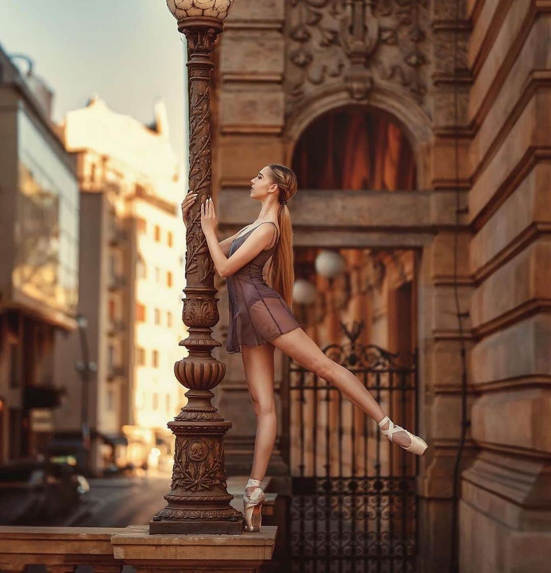 Ballet Is A WorldWide Languageさんのインスタグラム写真 - (Ballet Is A WorldWide LanguageInstagram)「Stunning ✨ @naty.treslova by @fotosandra   #sandrabencicova #worldwideballet #natalietreslova ✨🫶🏻🩰」6月15日 0時00分 - worldwideballet