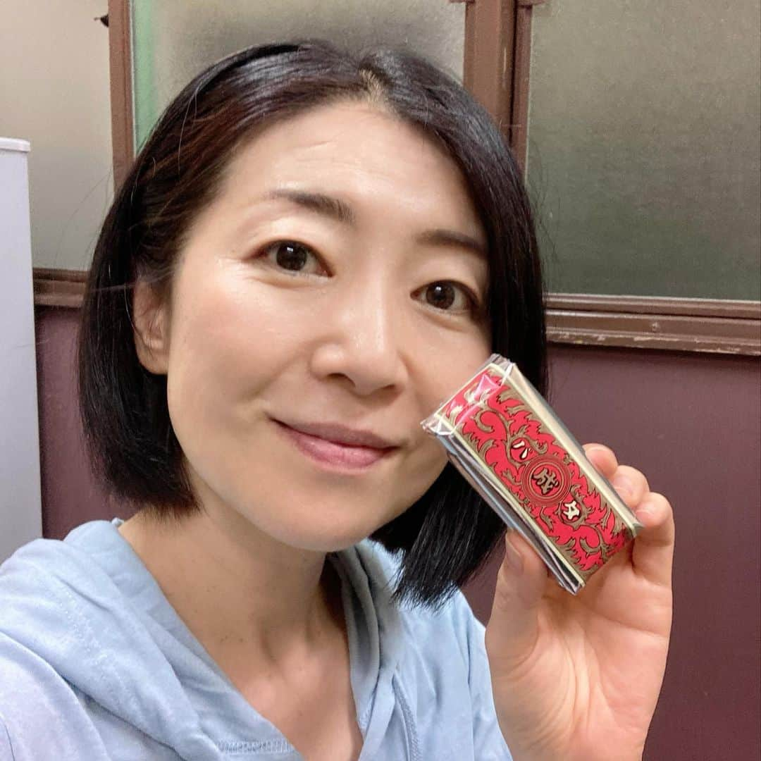 江藤あやさんのインスタグラム写真 - (江藤あやInstagram)「今日は日活調布撮影所へ。  久しぶりの撮影現場。 やっぱり現場が大好き💕  すごいビックリする出会いもあって、お互い大興奮✨ このお仕事は、きっと15年前のあの時から繋がってるご縁だったのかも😆 もうワクワクしかありません！  皆様に感謝です💕  #日活調布撮影所  #昔の記憶が蘇ってきた #あの頃があって今がある #ありがとう #妖気が立ってる」6月15日 0時20分 - ayayakko19