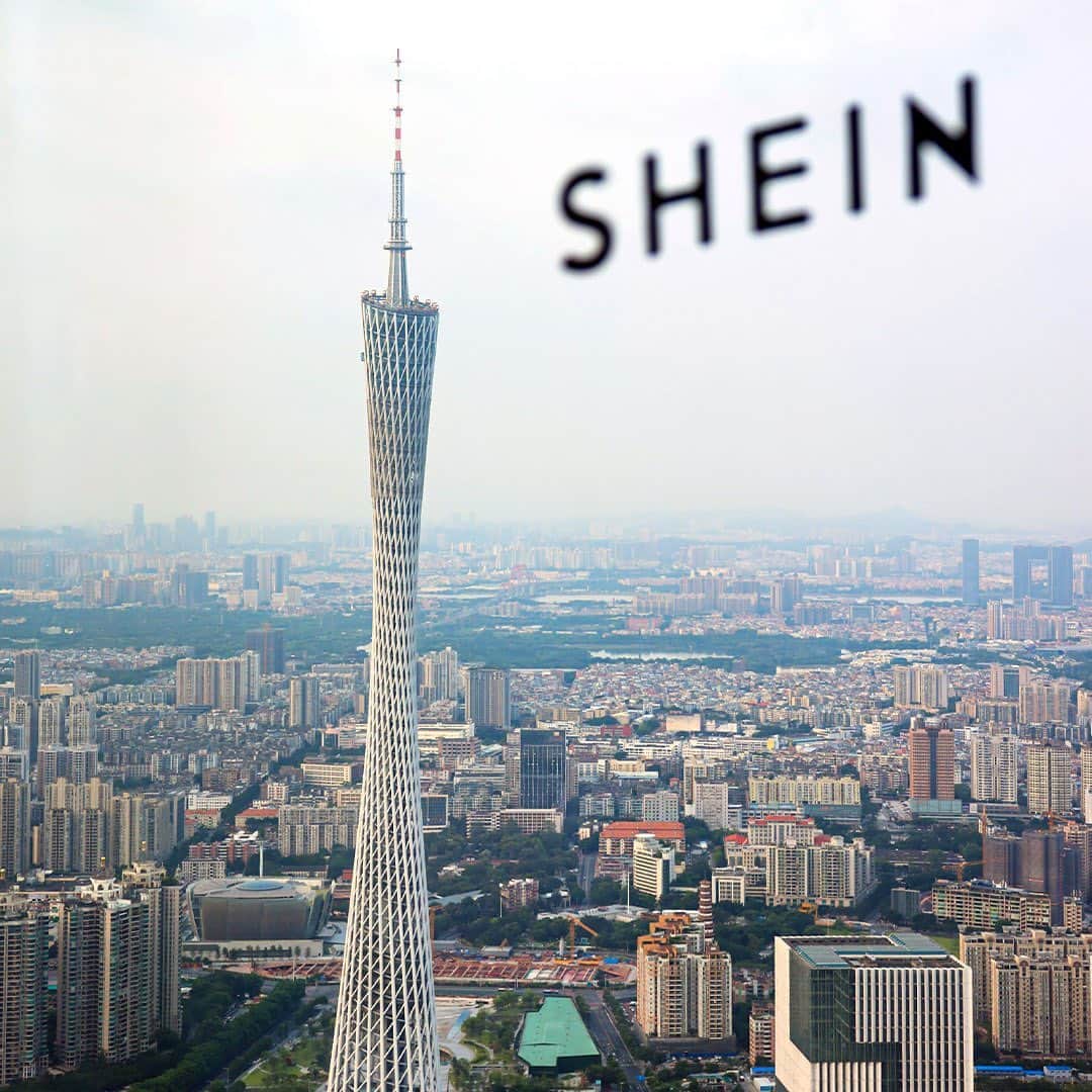 SHEINのインスタグラム：「Looks like we got a little snap happy 📸 Sorry not sorry! Scroll through our fave pics from Day 1 of the SHEIN 101 On The Road tour 🚌 Day 2, we're comin' for you ✌   @danidmc @itsdestene_ @itsjustajlove @furnandaofficial @kenyamollie @marinasaavedraa   #SHEIN101 #SHEINOnTheRoad」