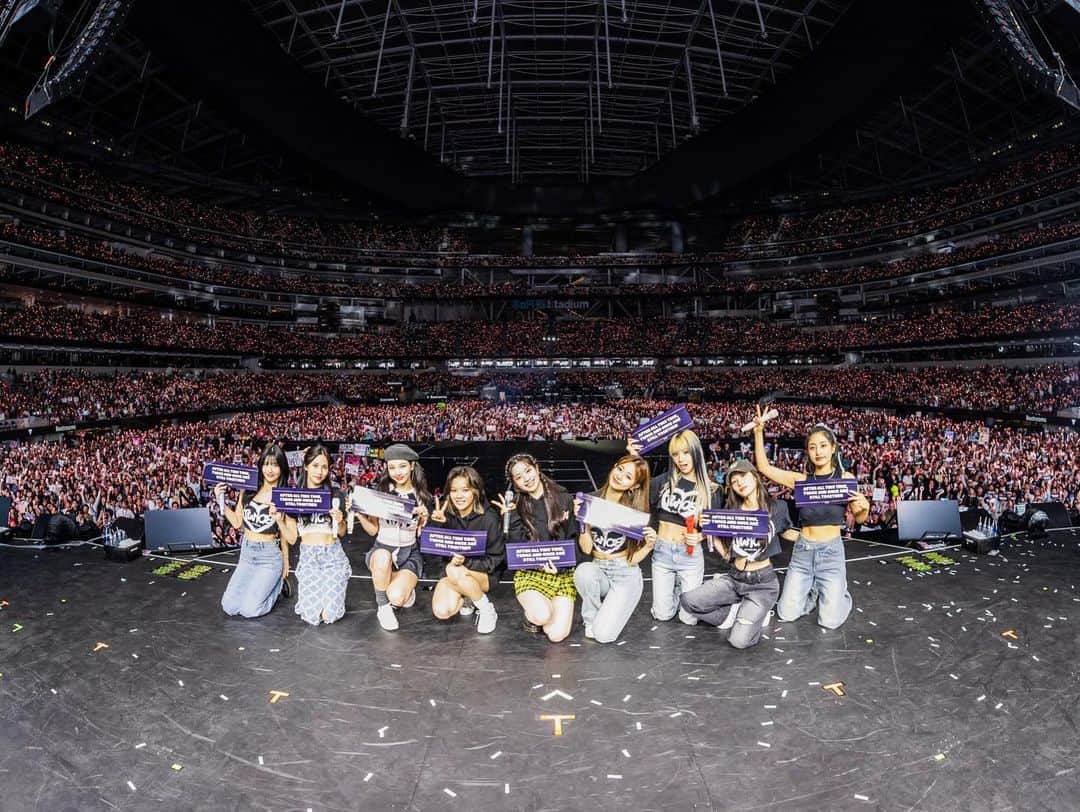 TWICEさんのインスタグラム写真 - (TWICEInstagram)「ONCE🍭 Your lights were more than bright, lighting up SoFi Stadium tonight✨  We felt ONCE's love, full of happiness💝  Thank you so much, Love you so much, Will meet you again !  🐰🐶🐻🐹🦄🐧🍫🐯🦌❤️🍭  #TWICE #트와이스 #READYTOBE #TWICE_5TH_WORLD_TOUR」6月15日 0時34分 - twicenews