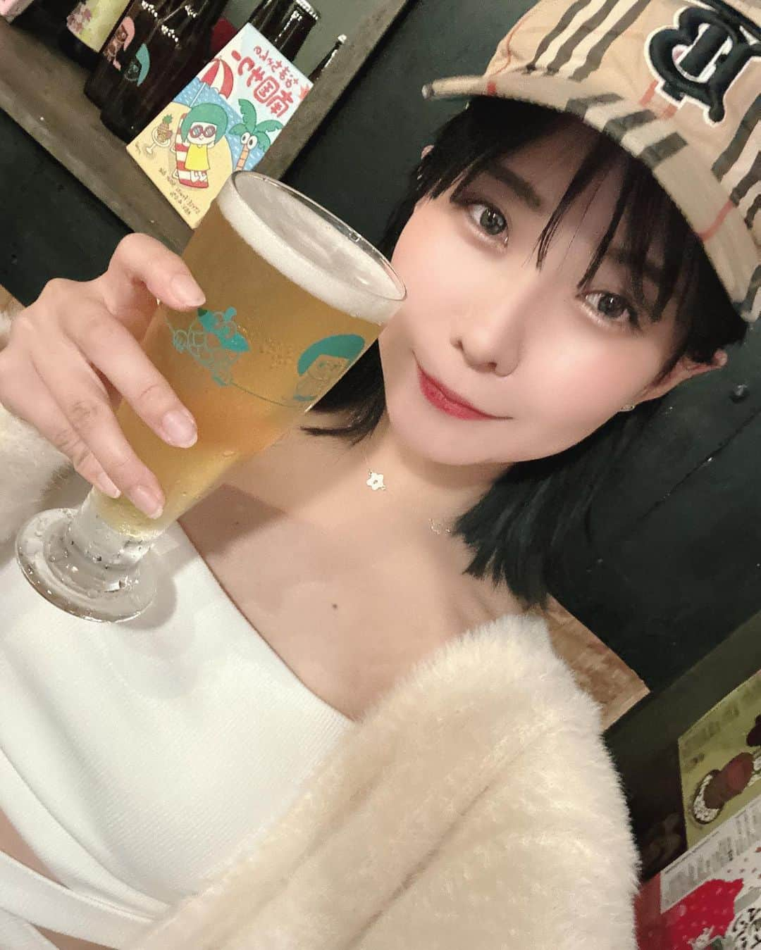 鳴上なごねさんのインスタグラム写真 - (鳴上なごねInstagram)「クラフトビールやさんに行った時のコーデ🍺  夏はビールがおいしいね❣️  #クラフトビール #クラフトビール好きと繋がりたい #今日のコーデ #dailylook  #selfie #自撮り界隈 #グラドル自画撮り部 #グラビア #gravure #グラビアアイドル #model #cosplayer #cosplay #cosplaygirl #japanesegirl #鳴上なごね #followｍe #いいねください #셀피 #beer #大塚 #東京 #ごねグルメ」6月15日 0時49分 - narug0d