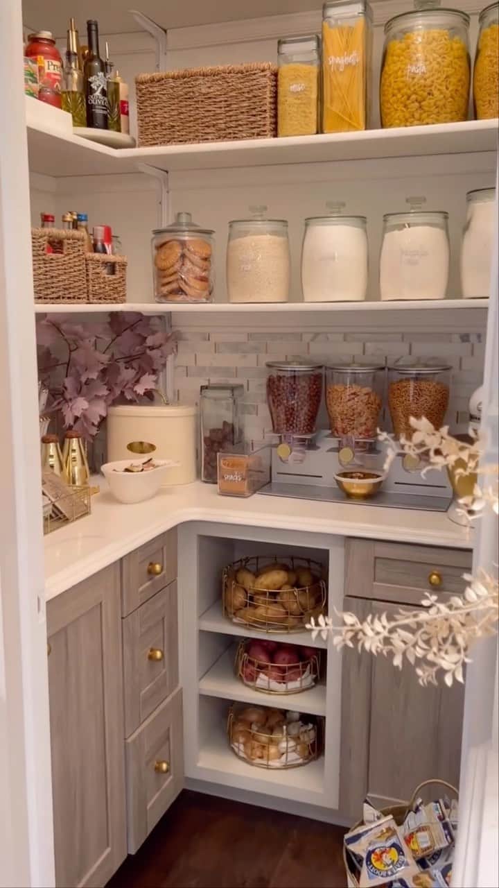 のインスタグラム：「The kitchen is the heart of the home❤️ Upgrade your cooking game today with popular kitchen must-haves today at inspiremehomedecor.com link in bio or tap the video!」