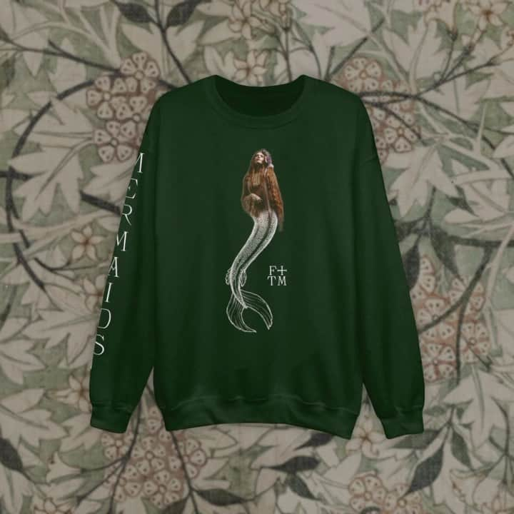 フローレンス・アンド・ザ・マシーンのインスタグラム：「New Dog Days and Mermaids merch available now, exclusive to the Florence + The Machine Webstore 🫀🌺 Link in stories」