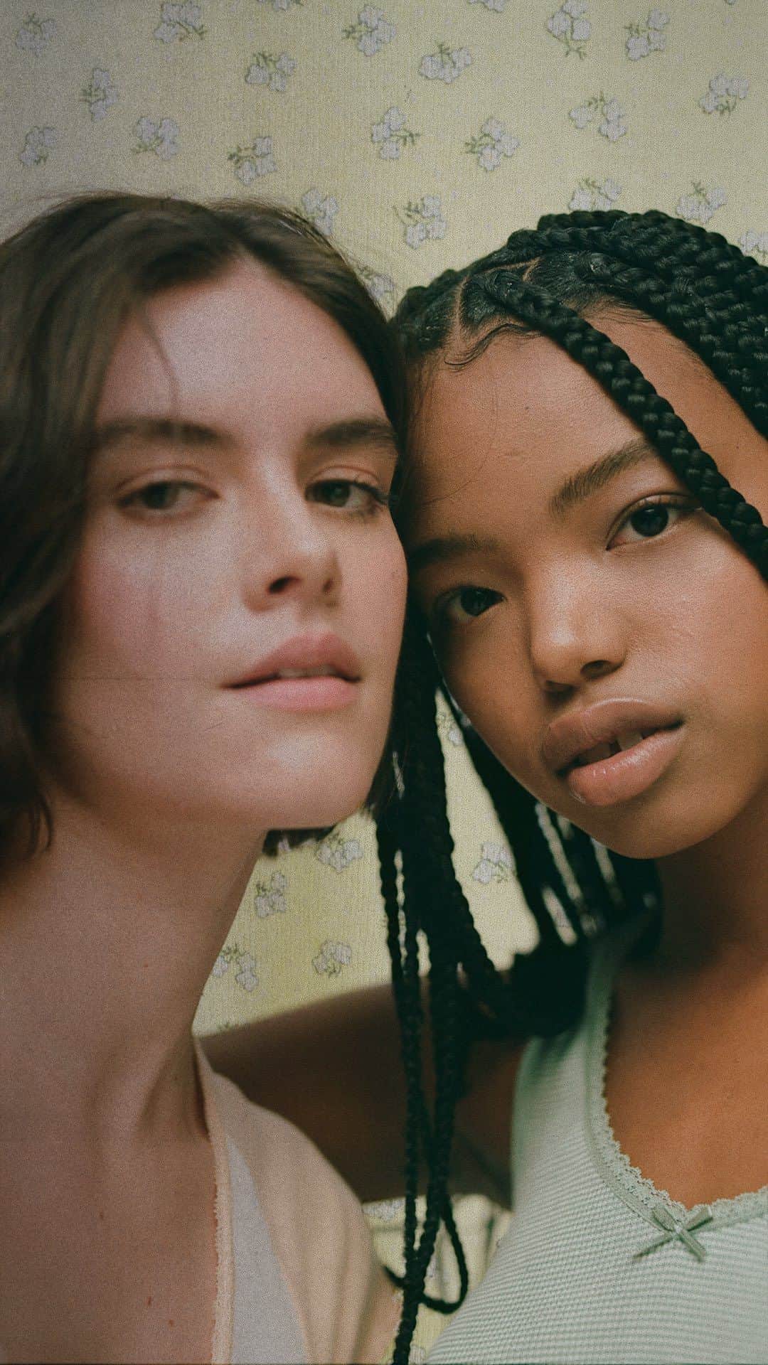 Levi’sのインスタグラム：「Vintage-y light knits in good soft cotton inspired by our knitwear collection launched back in 1993. (Why the name? Levi Strauss originally ran a dry goods store. Then along came something called jeans.)  Shop now via stories and link in bio 👉」