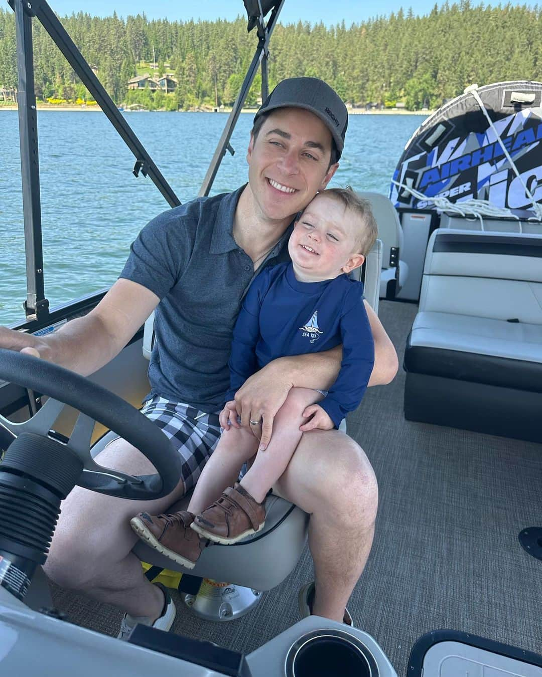 デヴィッド・ヘンリーさんのインスタグラム写真 - (デヴィッド・ヘンリーInstagram)「Soaking in some Pre-fathers day vibes with the kiddos! Staying comfy in my new @trueclassic tees, the best Father’s Day gift! Use code David25 for 25% off your purchase! #trueclass #trueclassicpartner」6月15日 2時45分 - davidhenrie