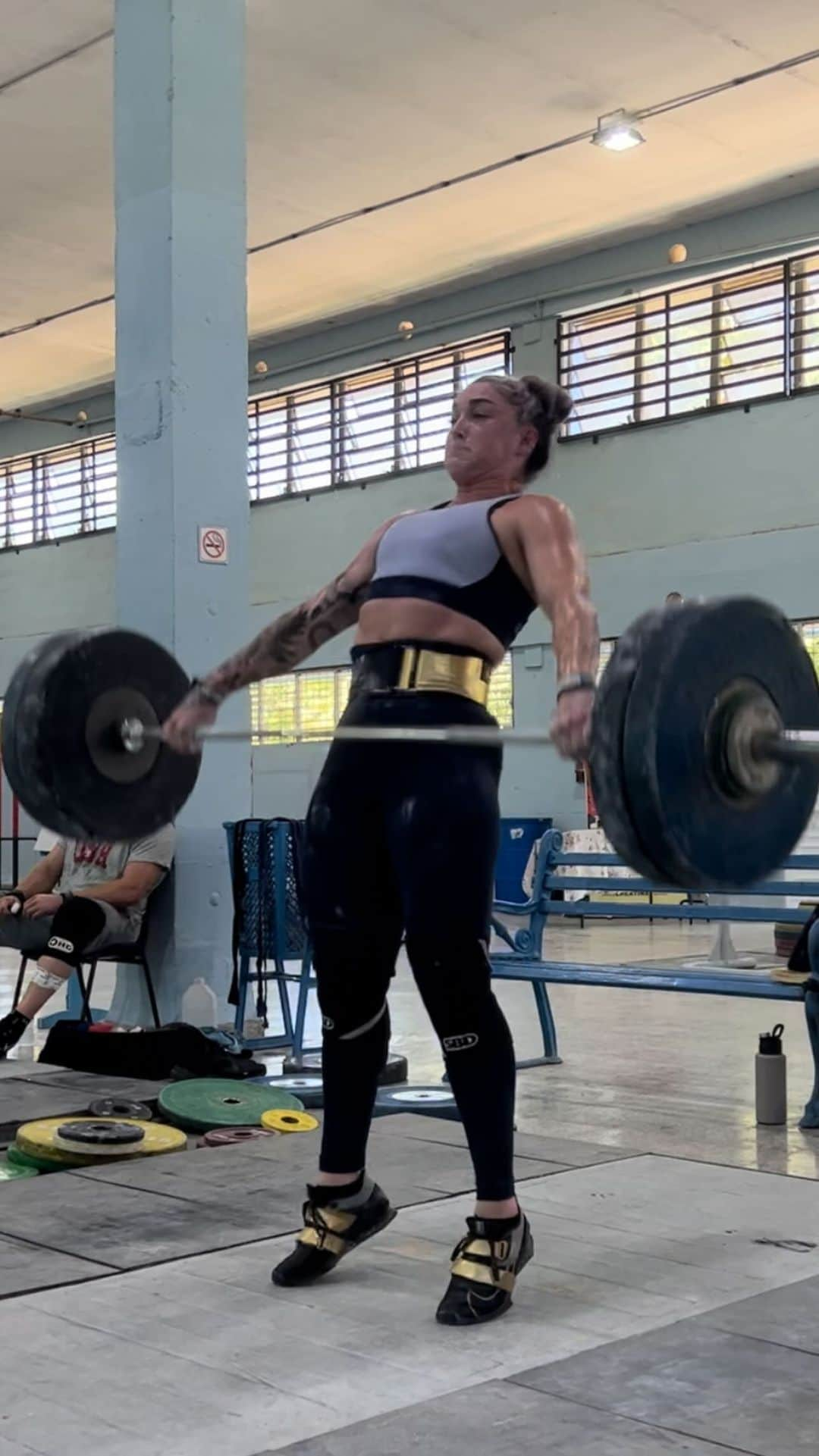 マッティ・ロジャーズのインスタグラム：「SNATCHES  75 kgs 👉🏼 108 kgs  Havana, Cuba  @mattierogersoly  @catalystathletics   #snatches #usaw #cubagrandprix #olympicqualifer」