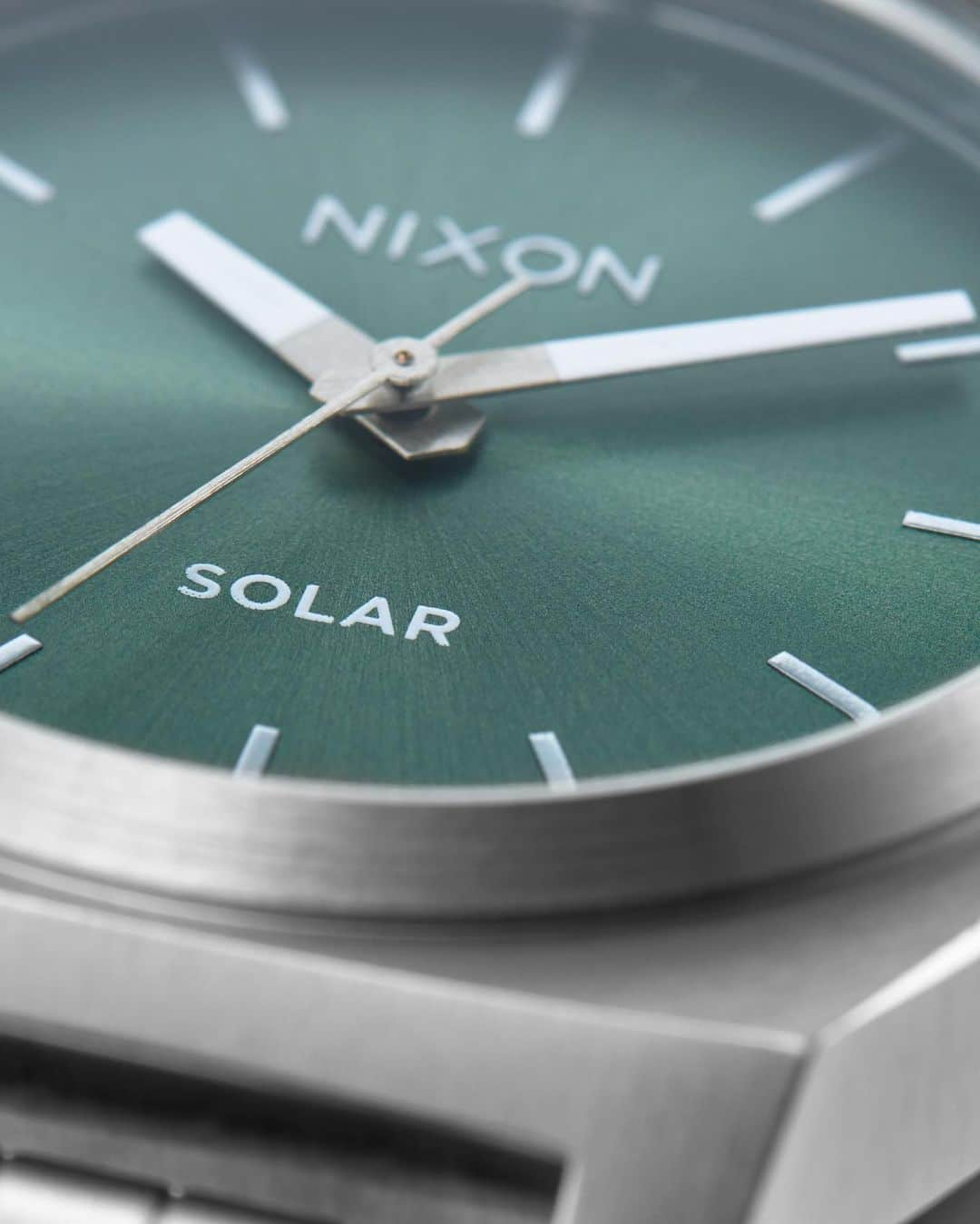 ニクソンさんのインスタグラム写真 - (ニクソンInstagram)「The all new Time Teller Solar.  Not only does it come equipped with a solar movement, but it also has an improved clasp that allows for full adjustment without the need for a tool. Also, the case is now wider and thinner to make it as comfortable as it is easy to read.   Our instant classic, just got some heavy upgrades.」6月15日 3時04分 - nixon