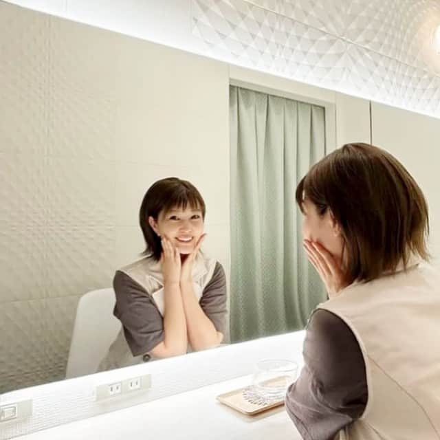 のインスタグラム：「.  ここ最近、すーんごい疲れる。 名前のない、理由もわからん【疲れ】。 原因追及しようとすると、なんか嫌になる。 毎日楽しいんだけどね、なんかね。。 . でも、誰かの、何かのせいにするのは嫌。 自分のことは、ちゃんと自分で整える。 それが一番手っ取り早いやん。 . 鍼治療って、先生が治療してくれるけど 時間つくるのも時間合わせるのも自分。 ちゃんと、自分で行動するのが大事やね♪ . ぷしゅーーーーーー。 って、疲れと痛みが、一気に抜けました♪ ありがとうございました♪ . #ハリッチ #ハリッチ福岡院  #鍼治療 #美容鍼」